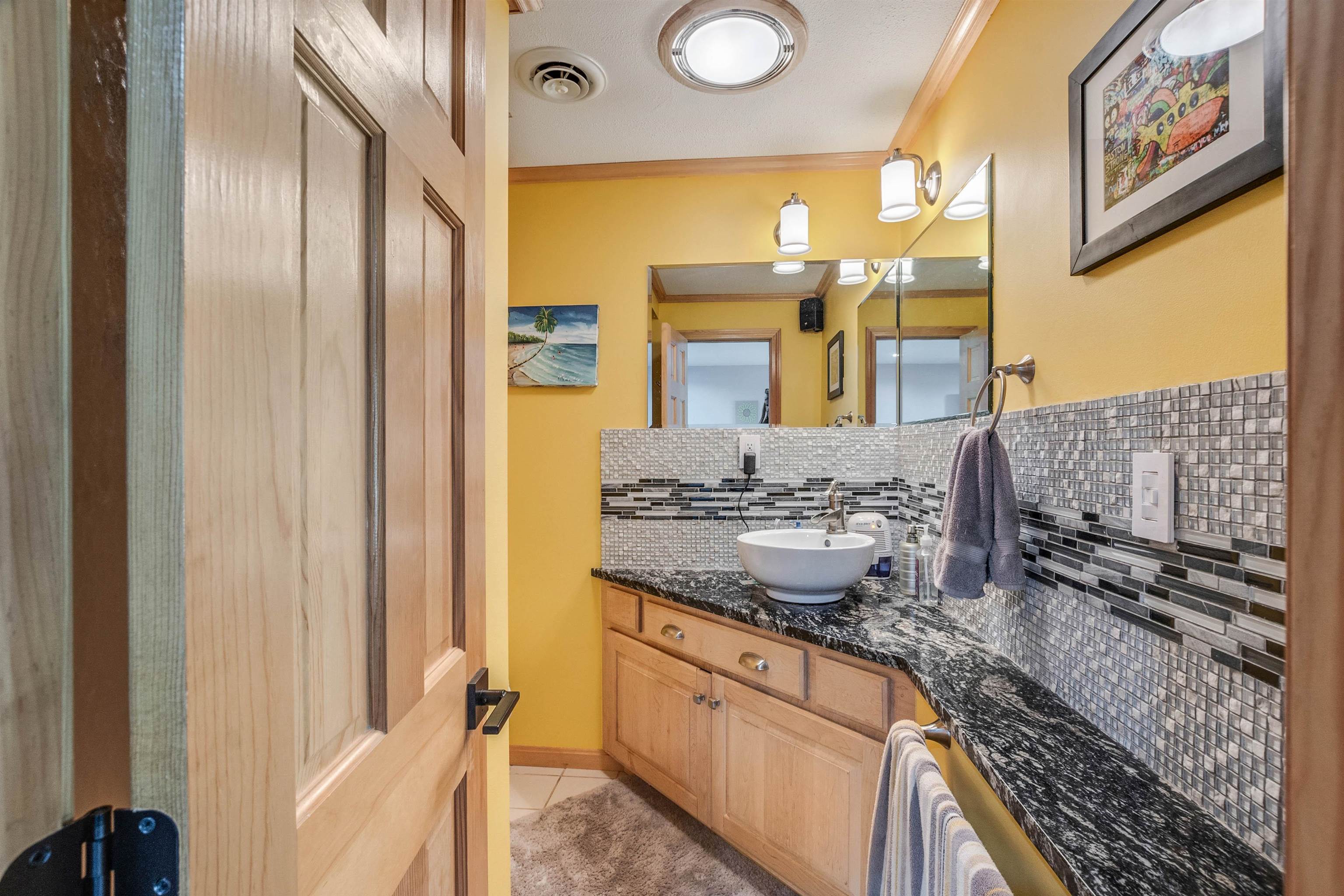 77 Lakewood Manor