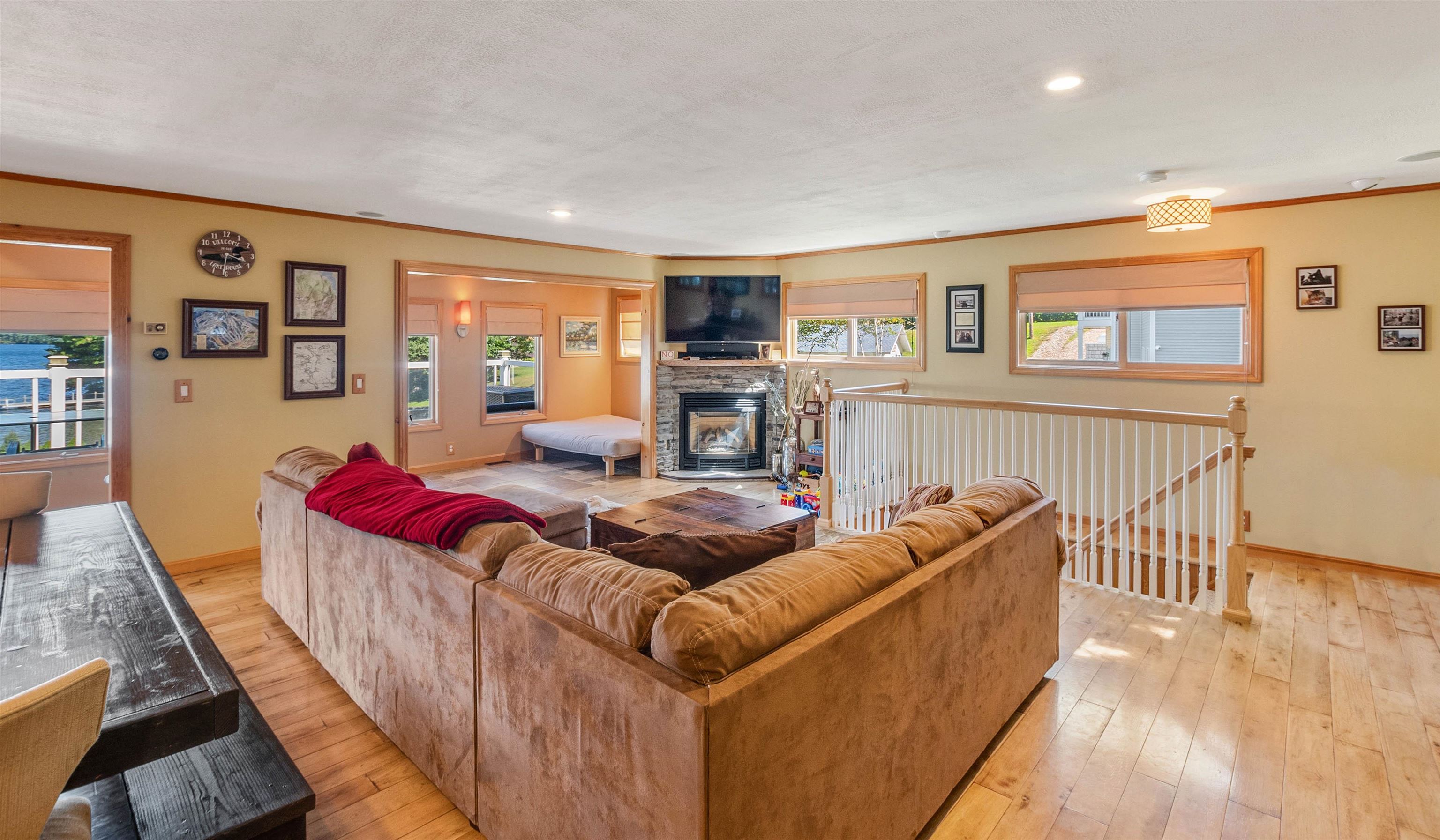 77 Lakewood Manor