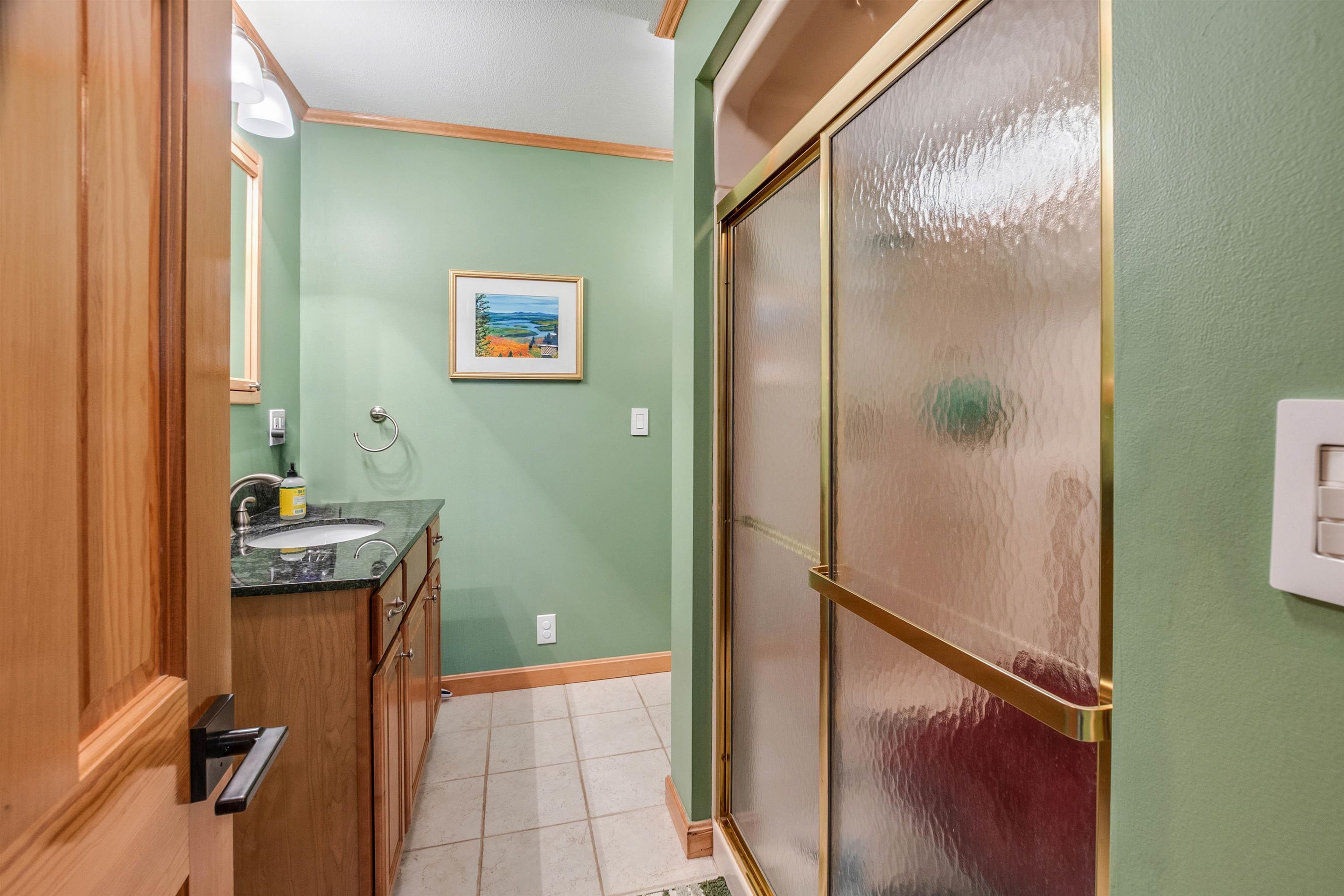77 Lakewood Manor