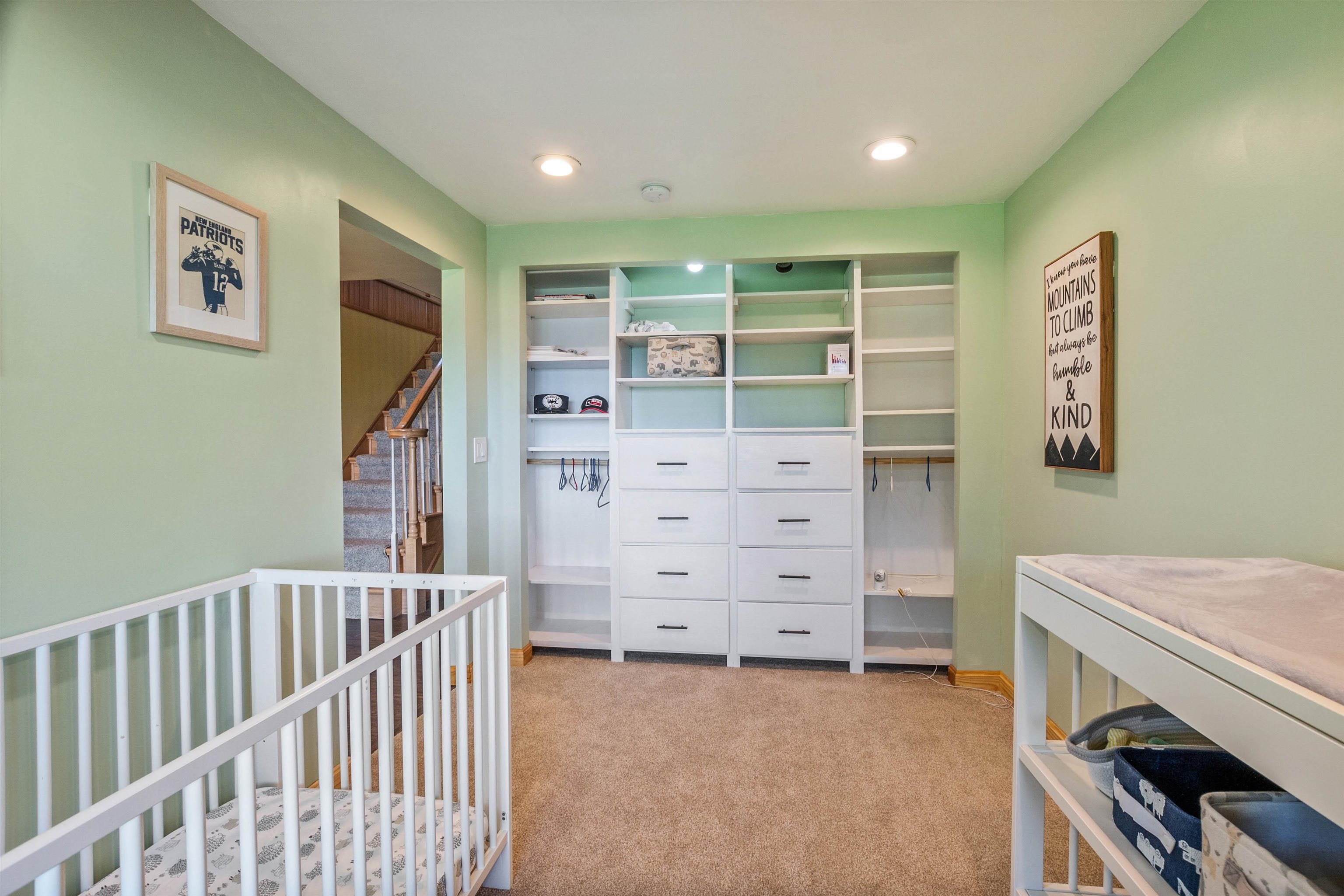 77 Lakewood Manor