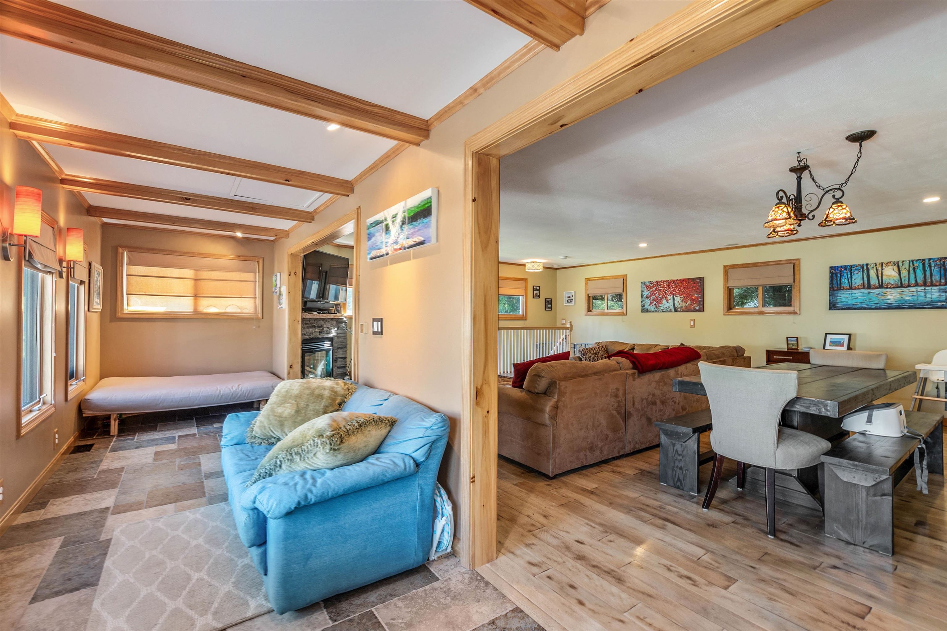 77 Lakewood Manor