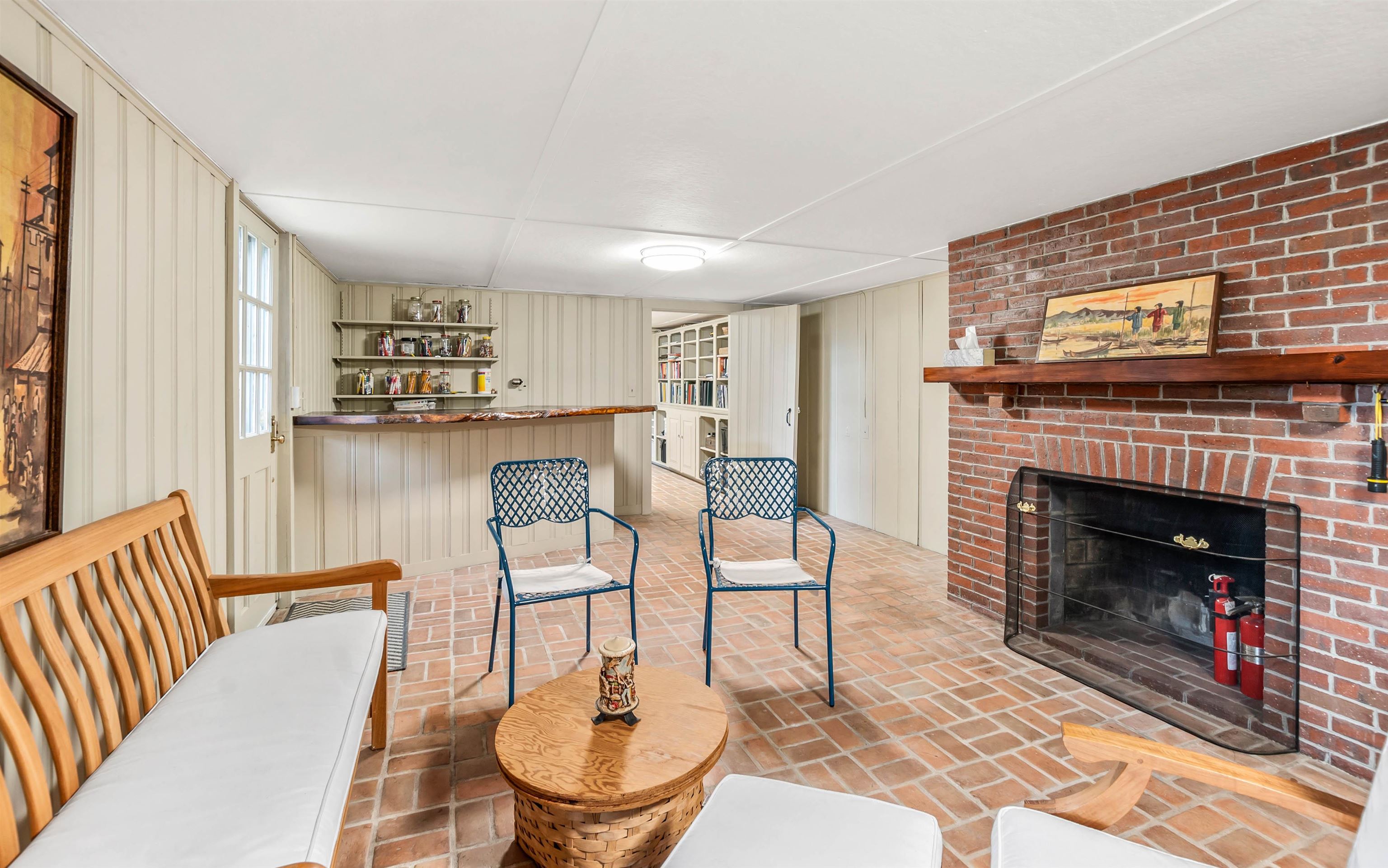 83 Squires Lane