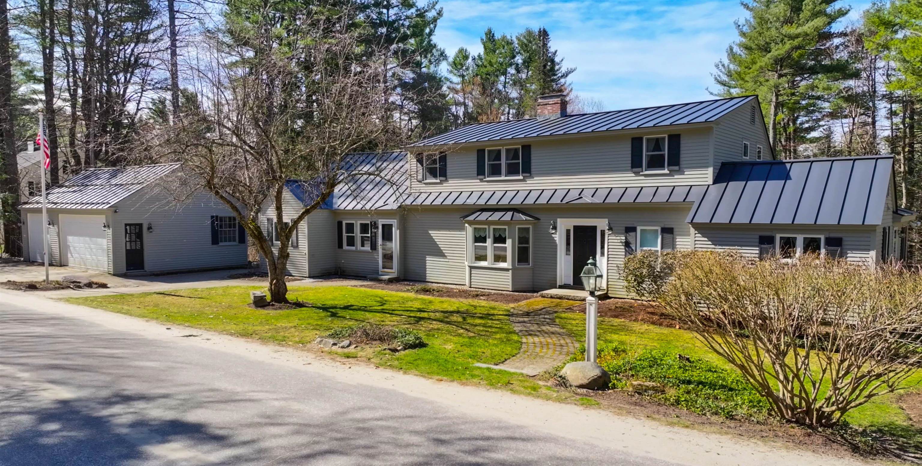 83 Squires Lane