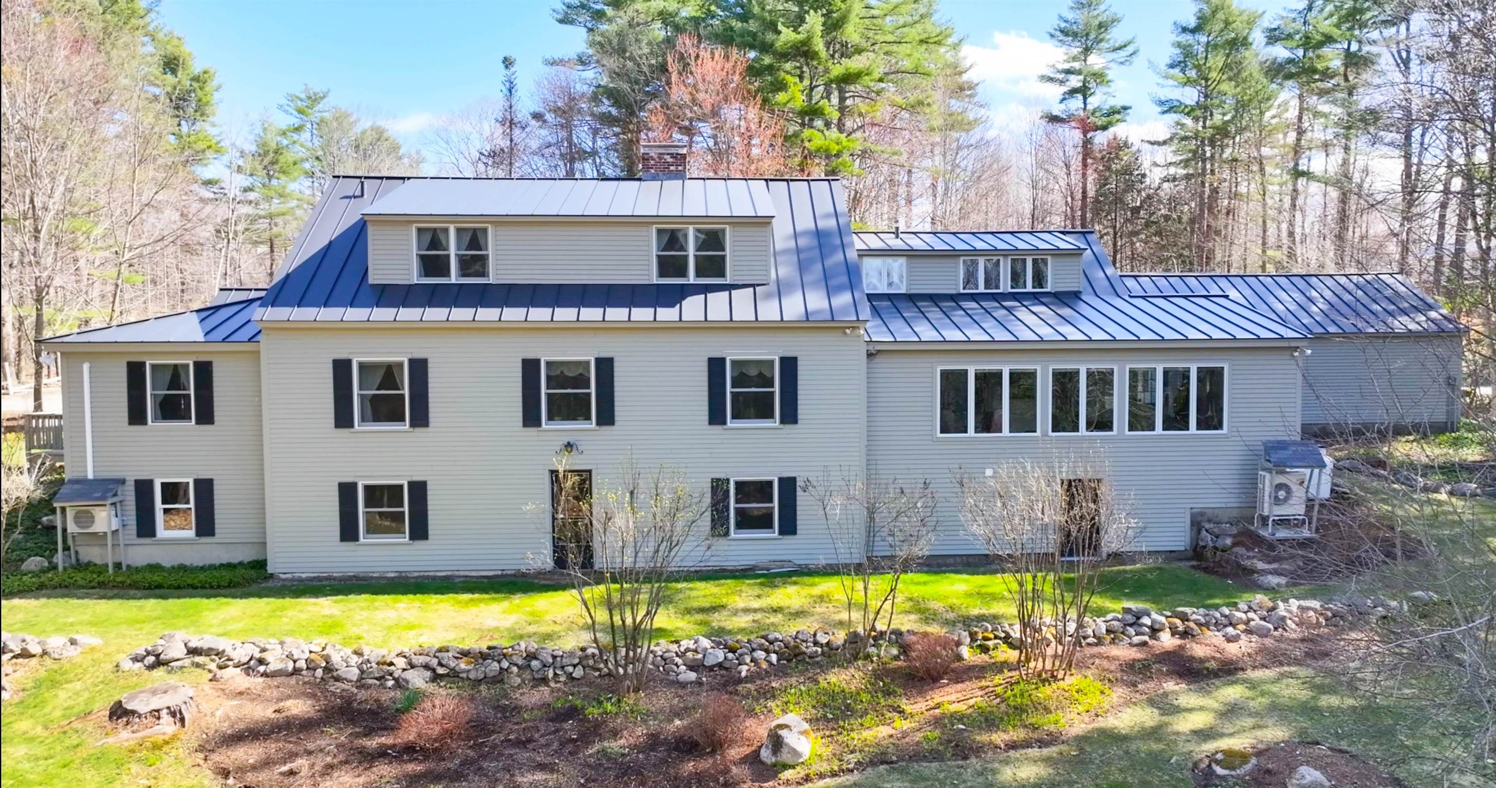 83 Squires Lane