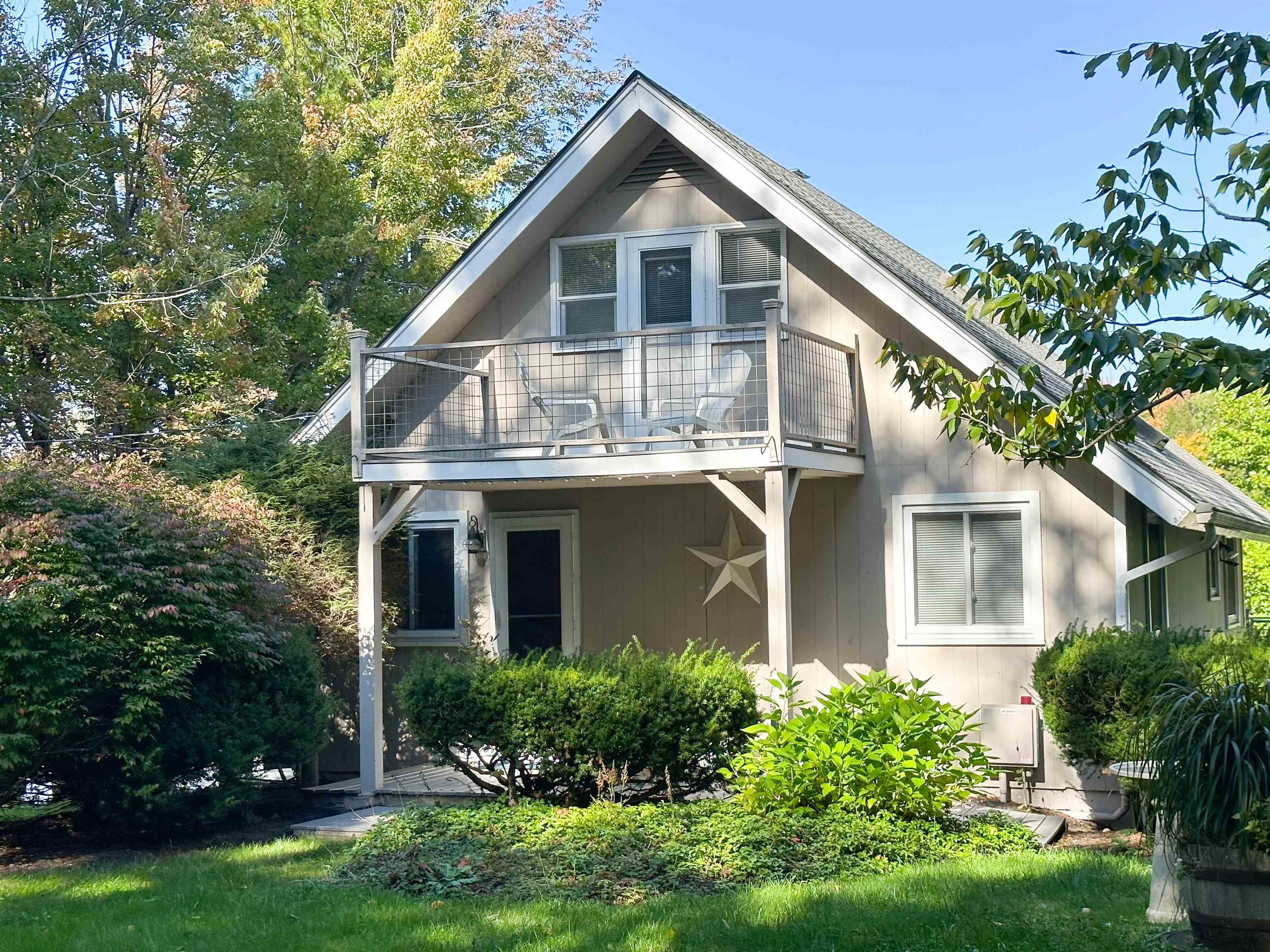 15 West Shore Road