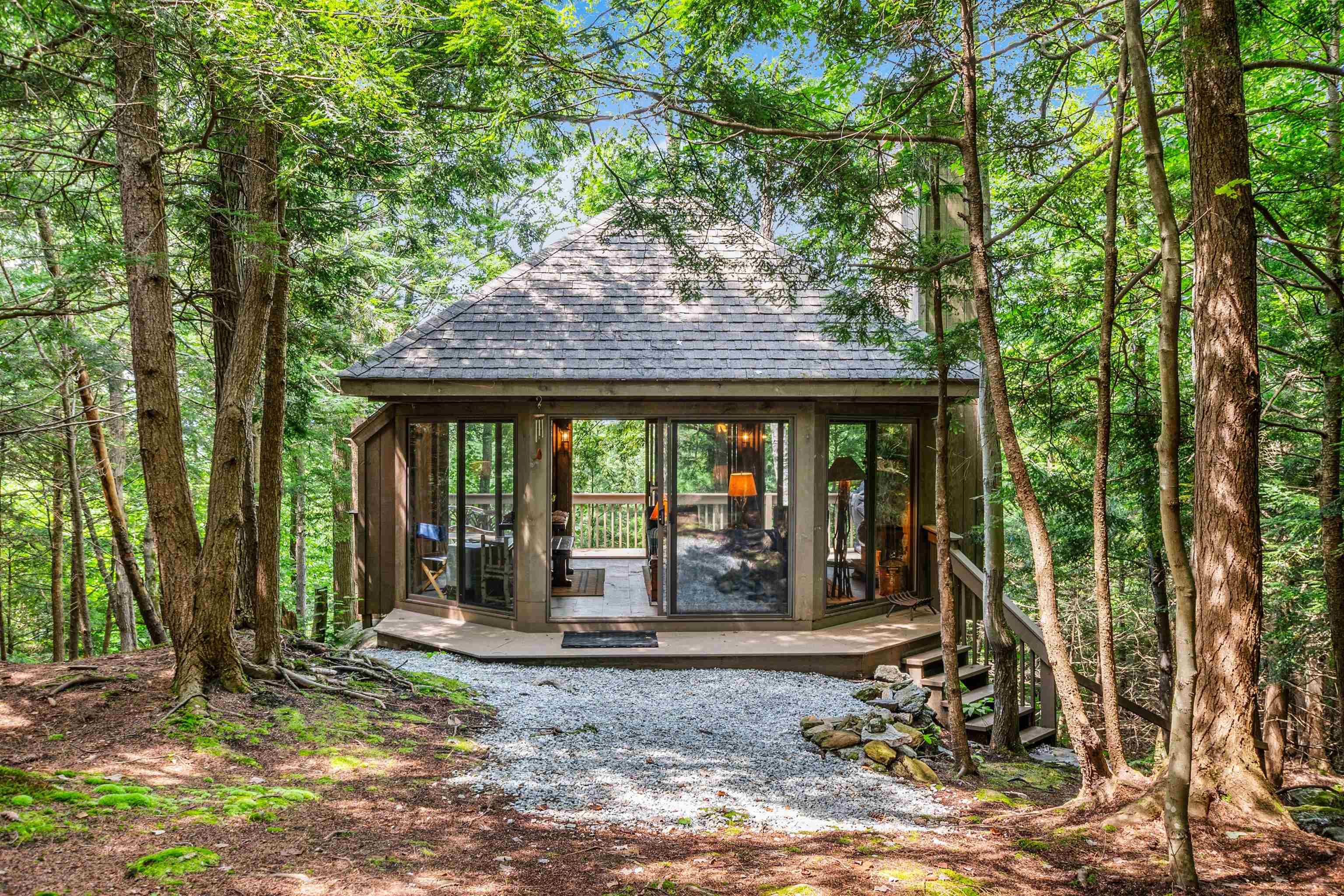 216 Woodland Trace