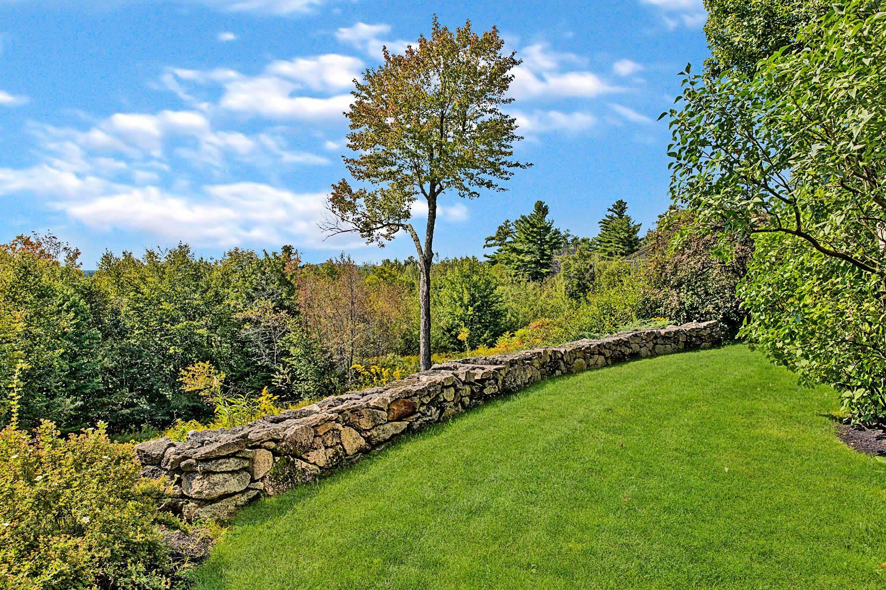 216 Woodland Trace