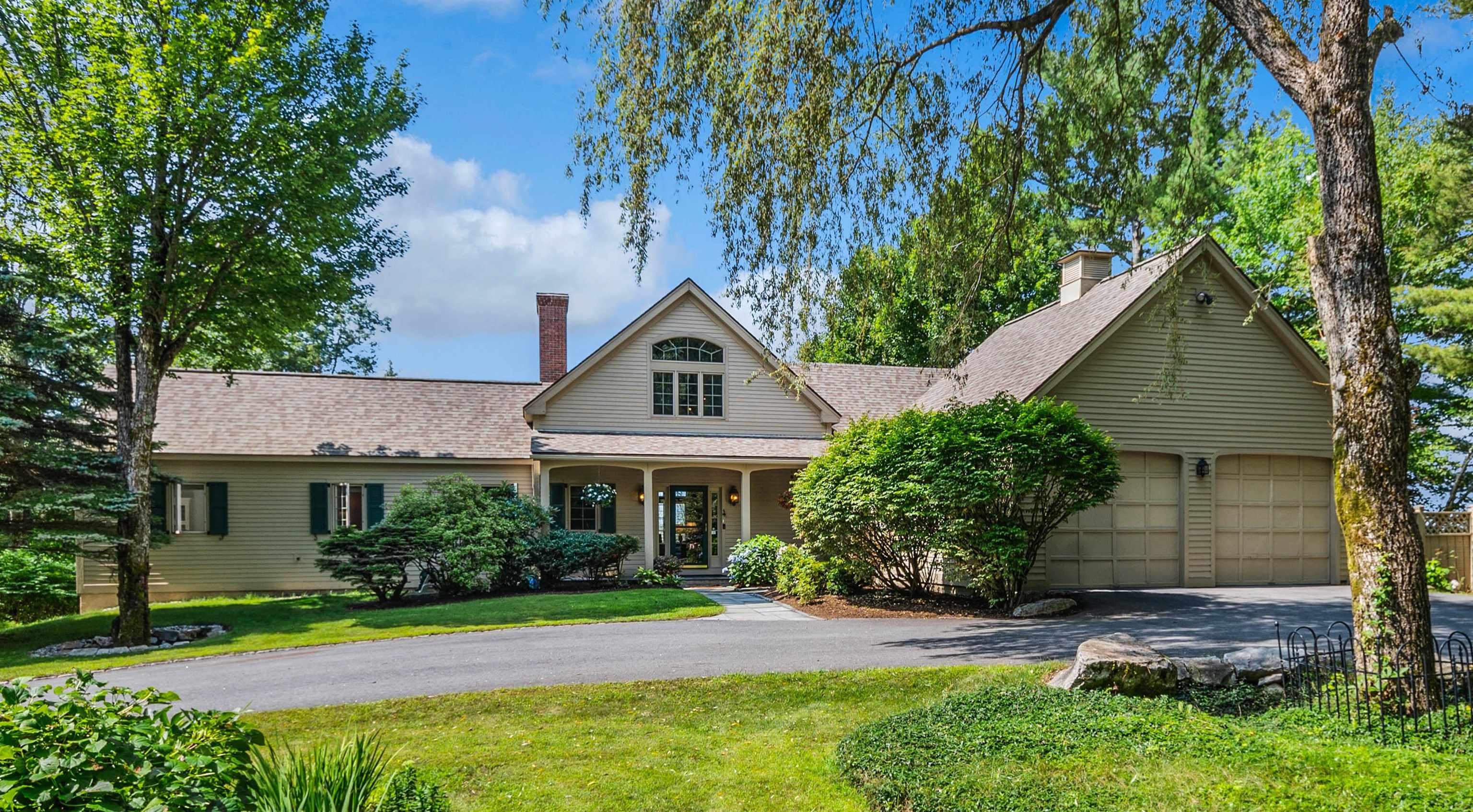 216 Woodland Trace