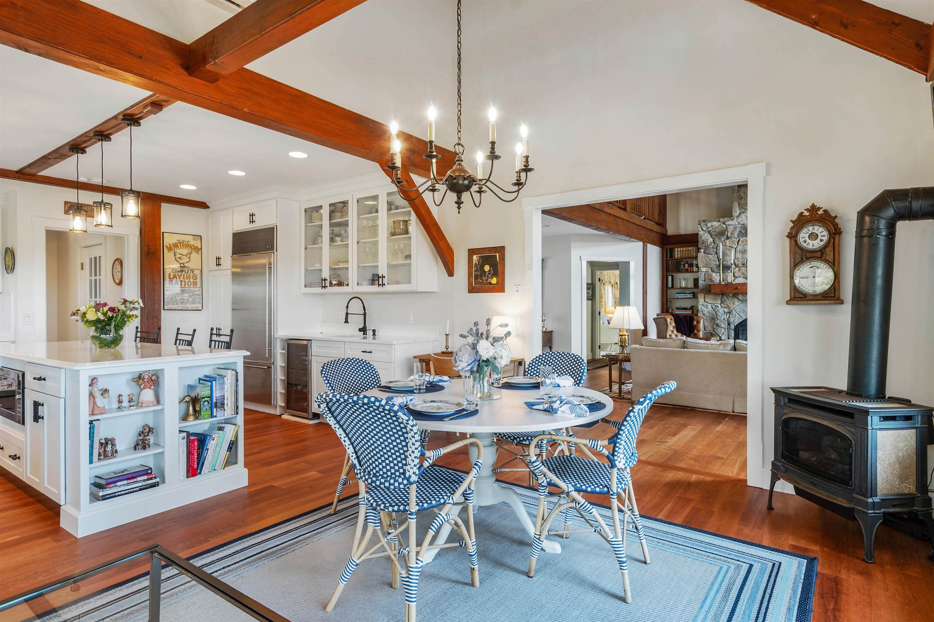 216 Woodland Trace