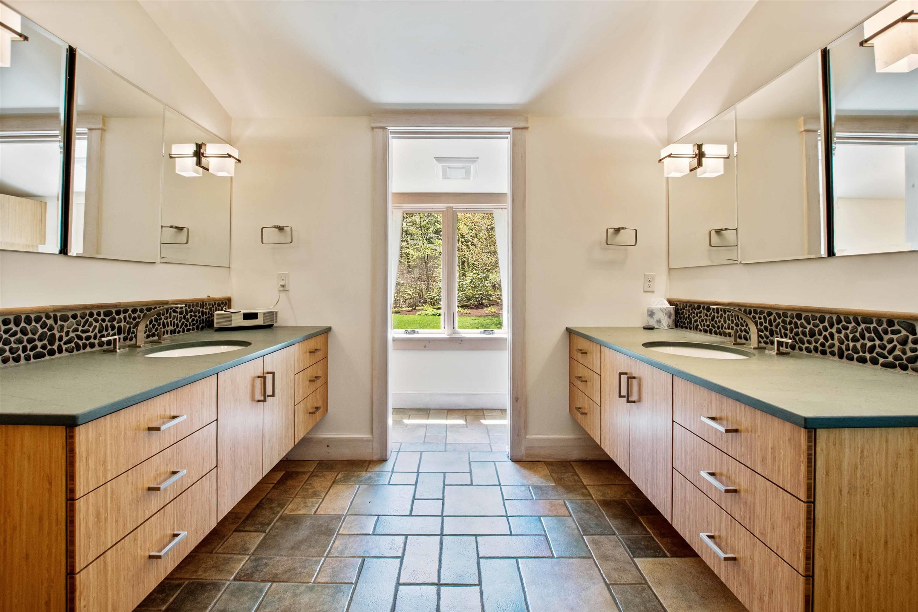 87 Deerpath Road
