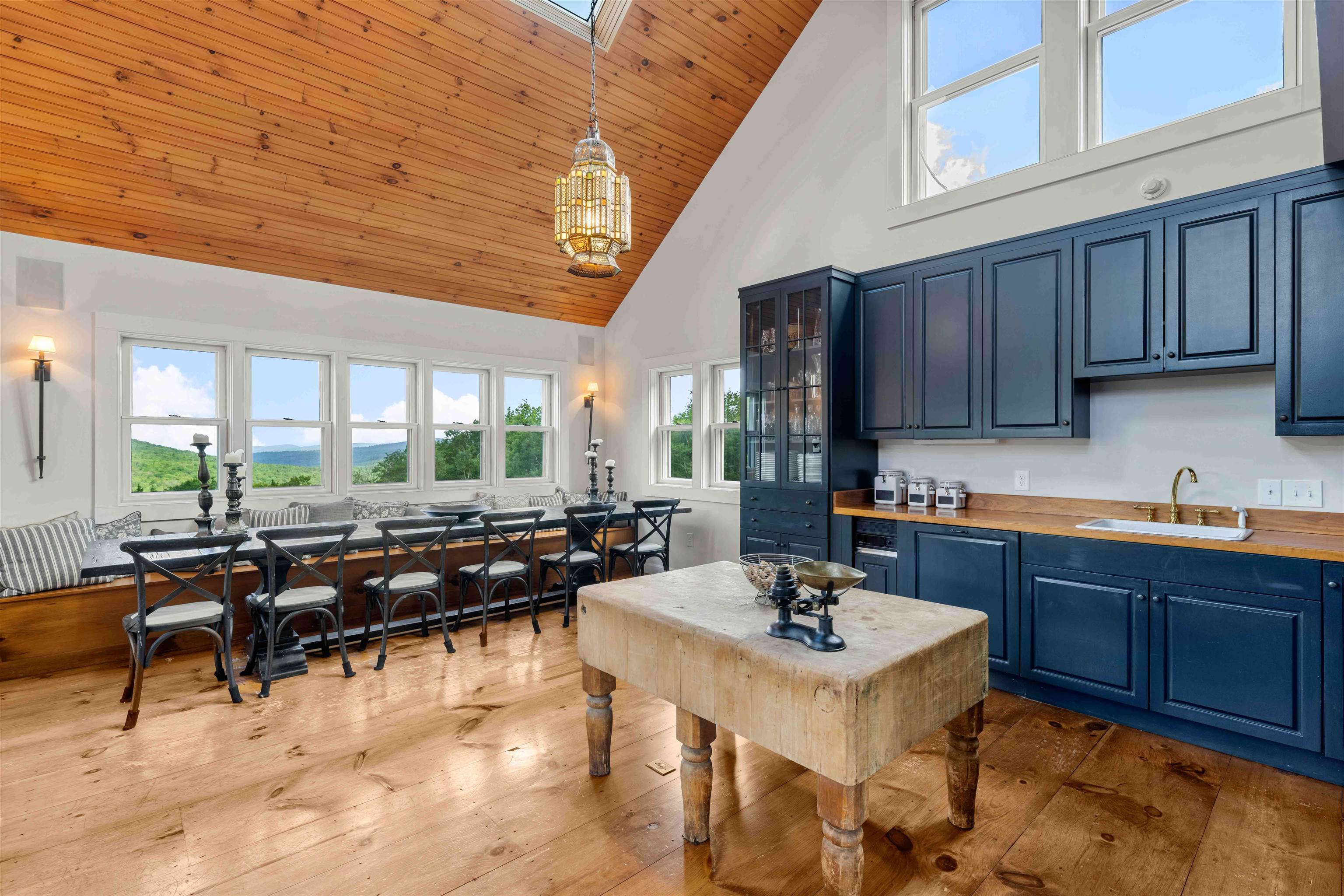 306 Mountain Road