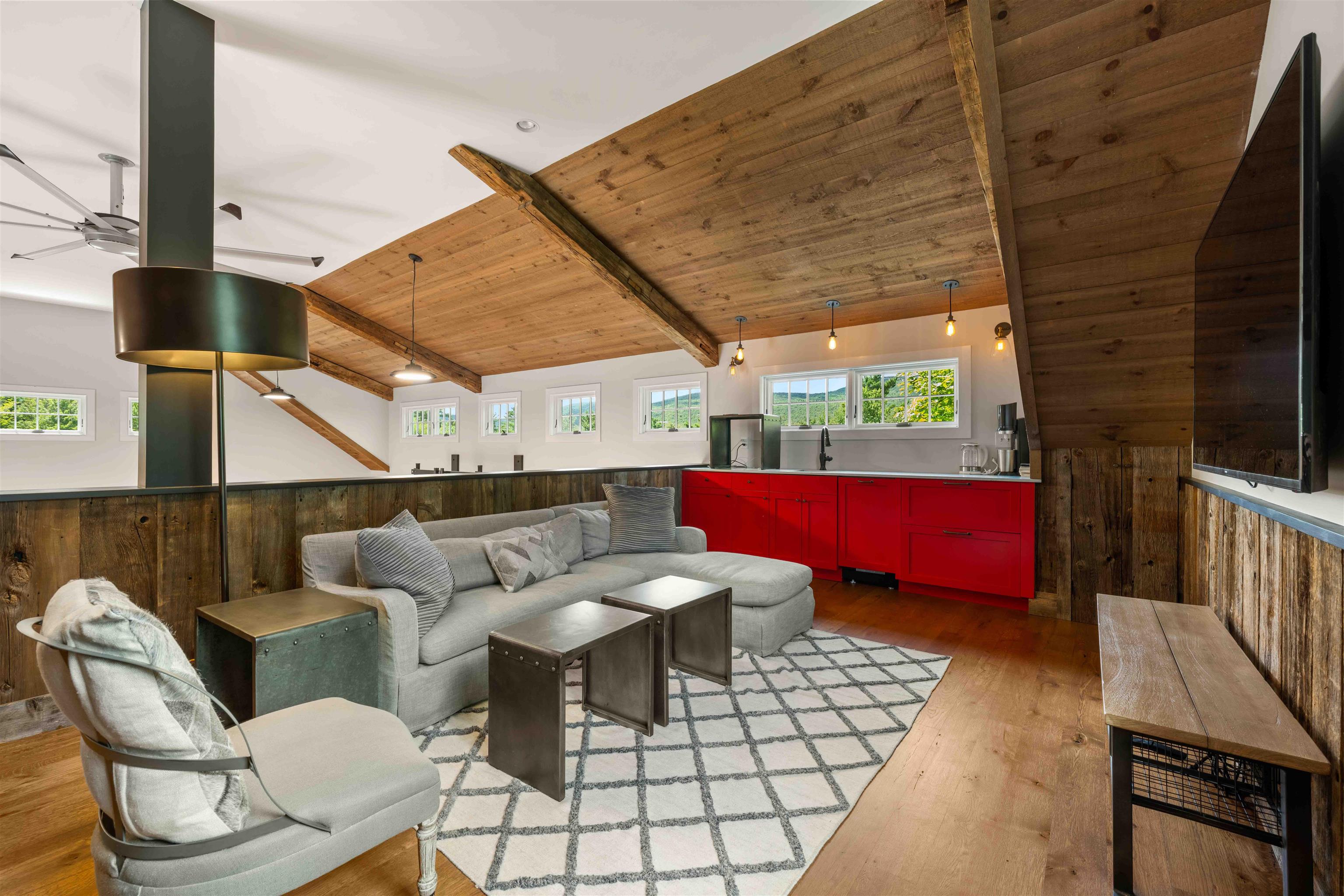 306 Mountain Road