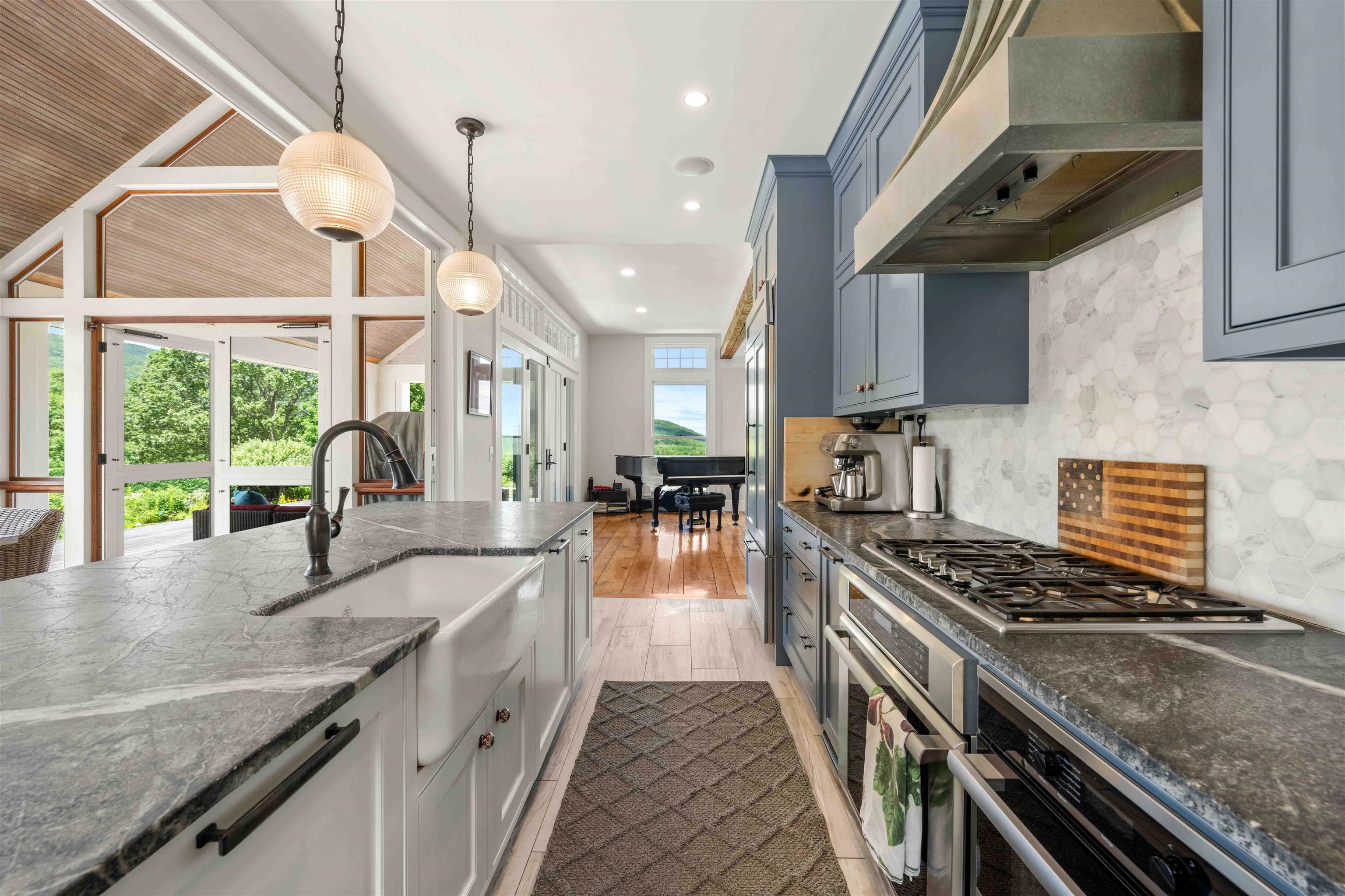 306 Mountain Road