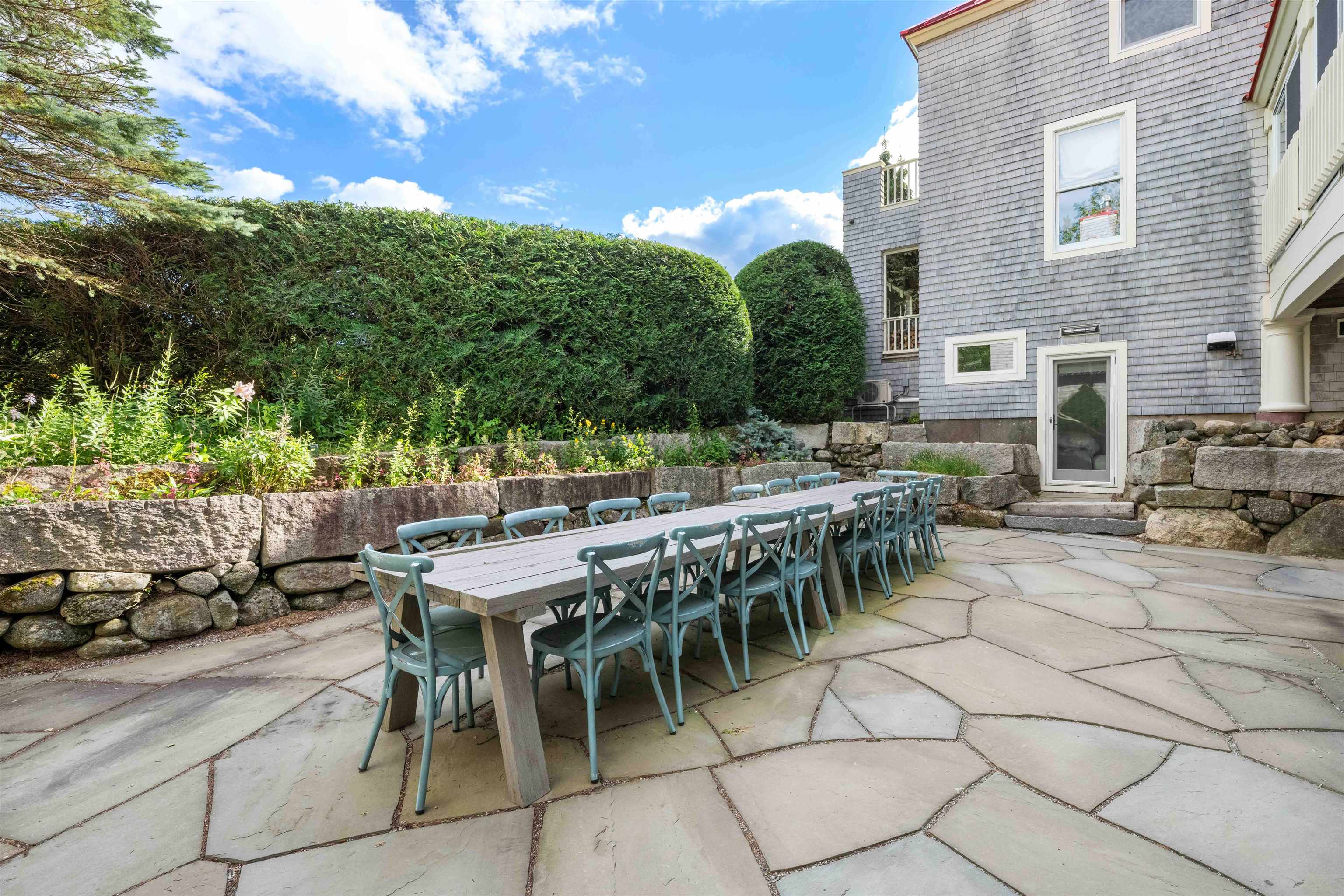 306 Mountain Road