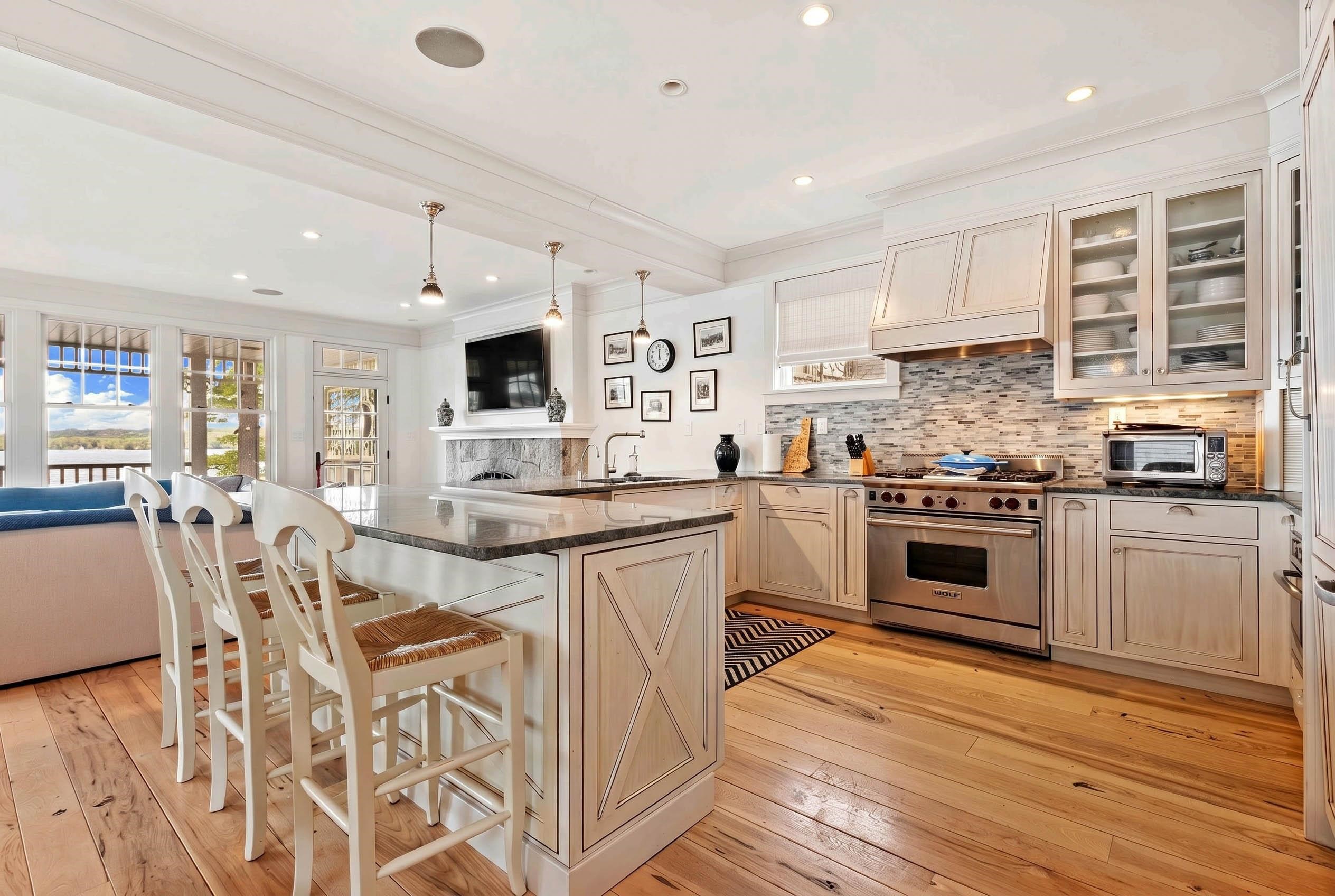6 Lake Avenue