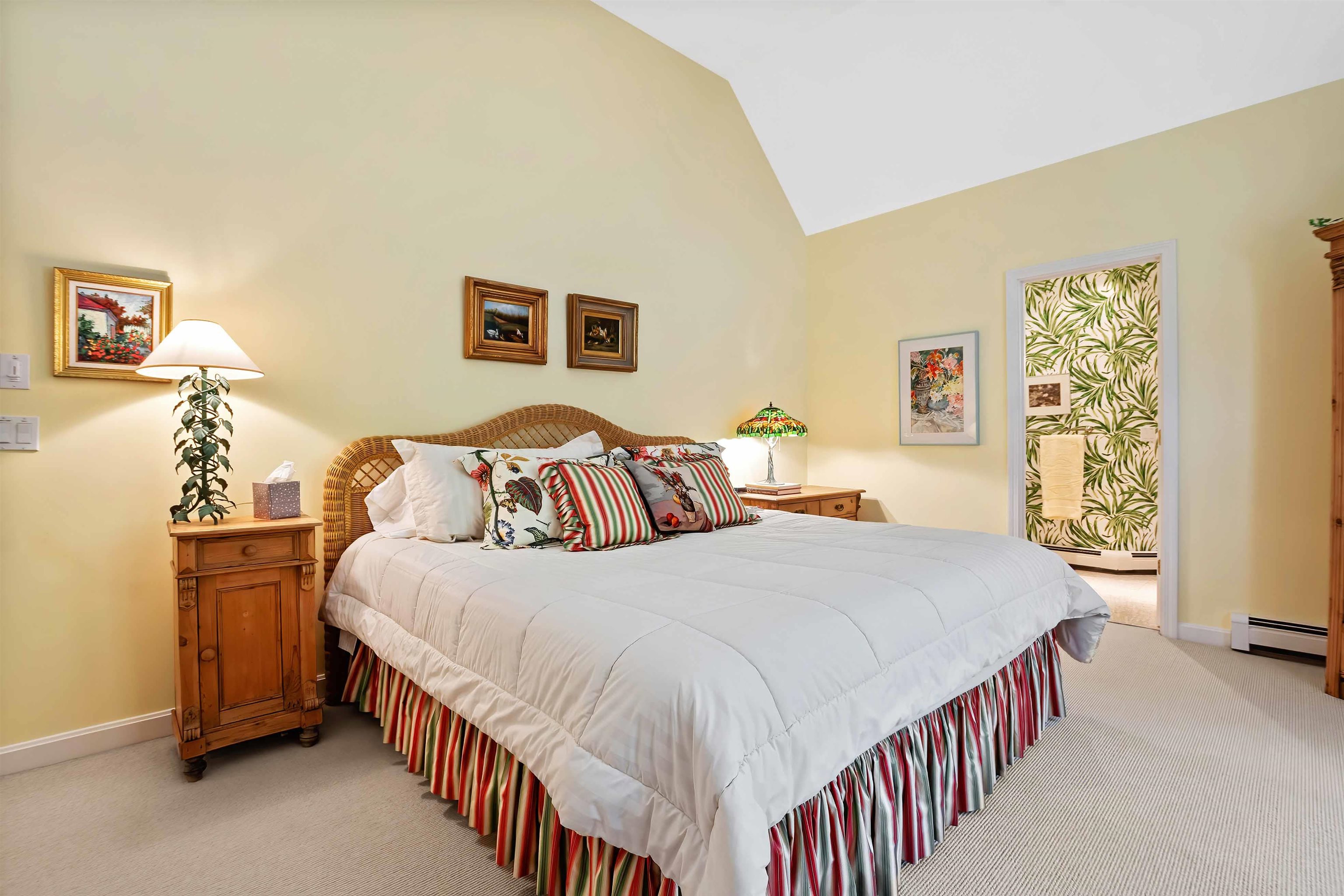 986 Lakeshore Drive