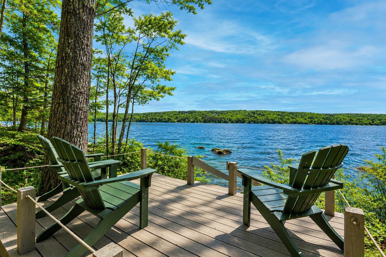 986 Lakeshore Drive