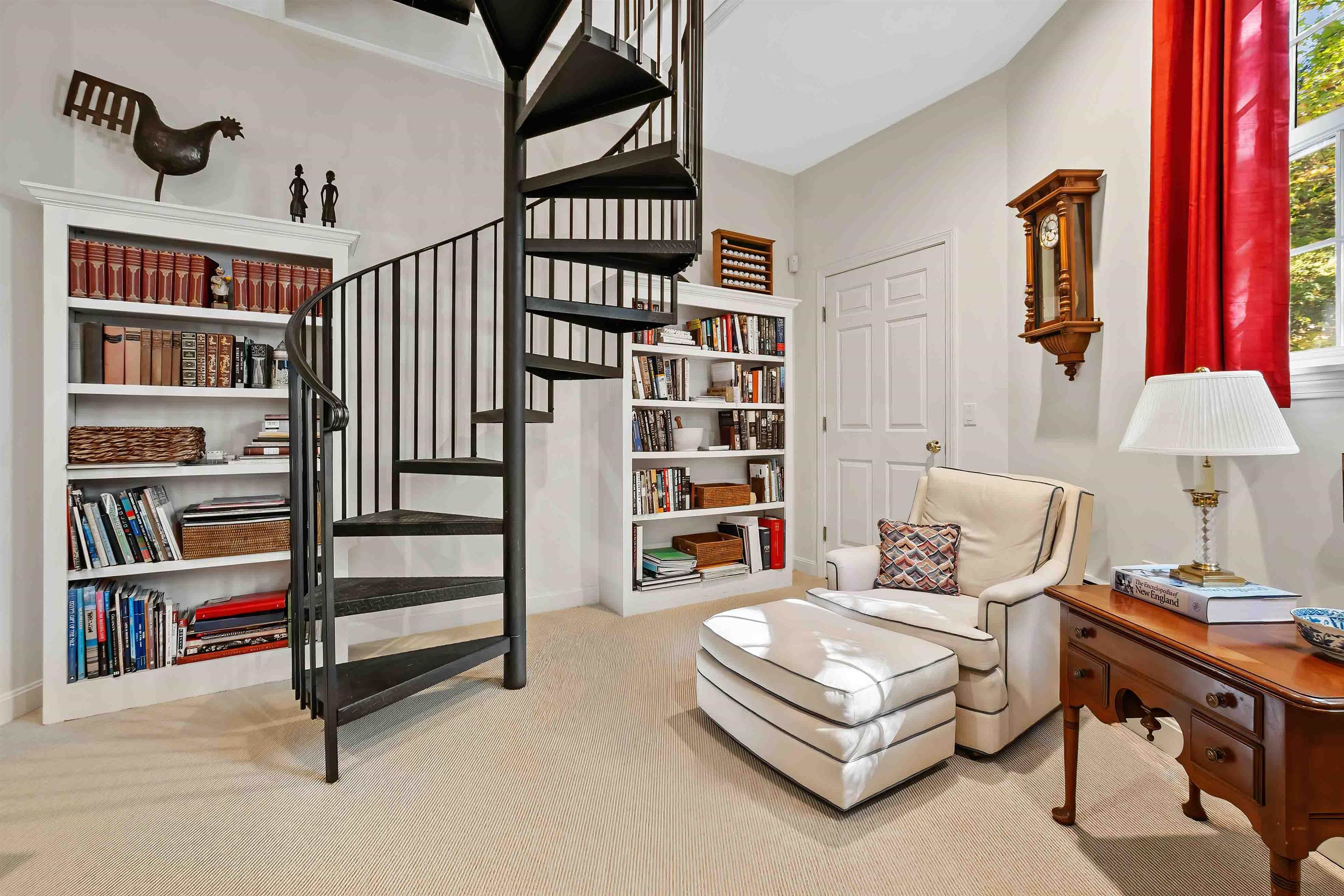 986 Lakeshore Drive