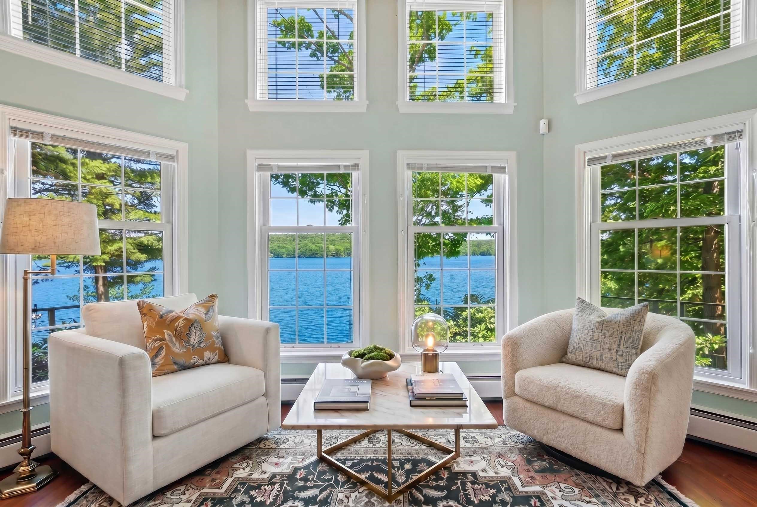 986 Lakeshore Drive