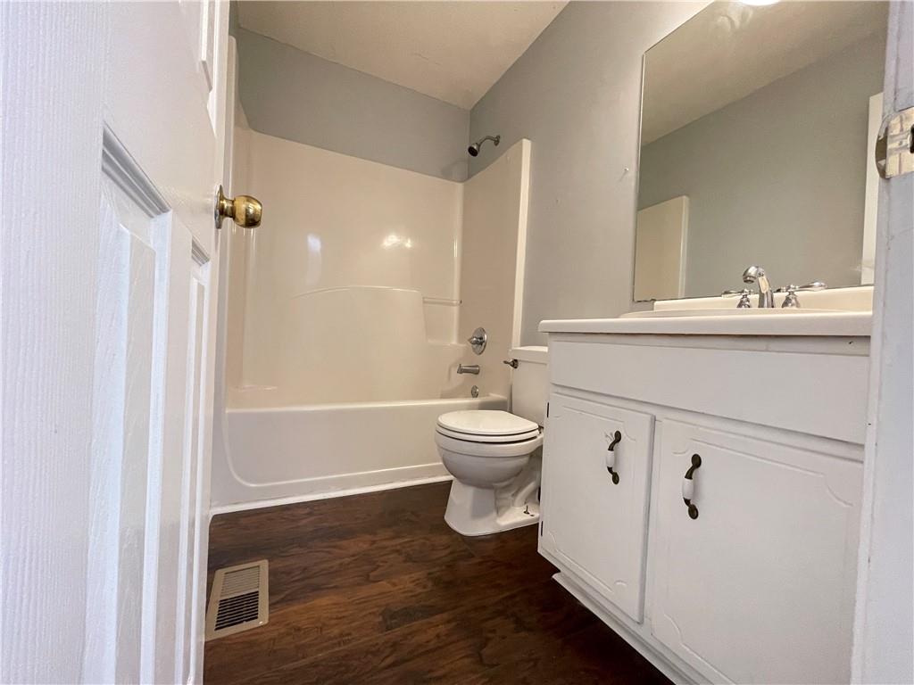 4132 Greenwood Drive