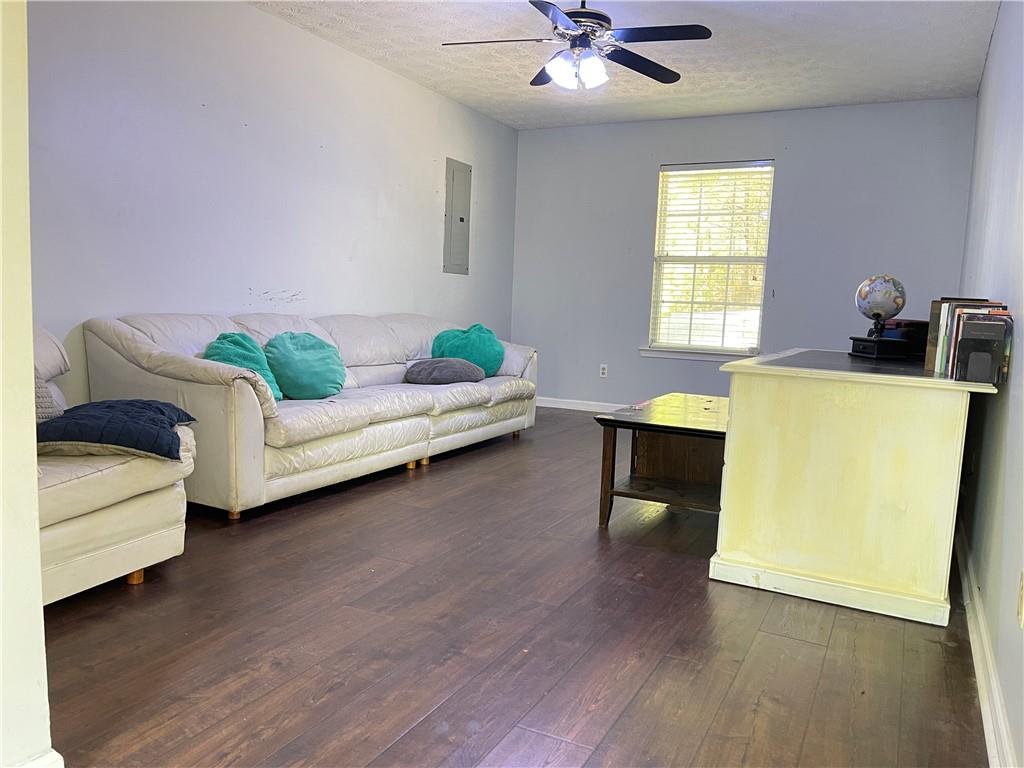 4132 Greenwood Drive