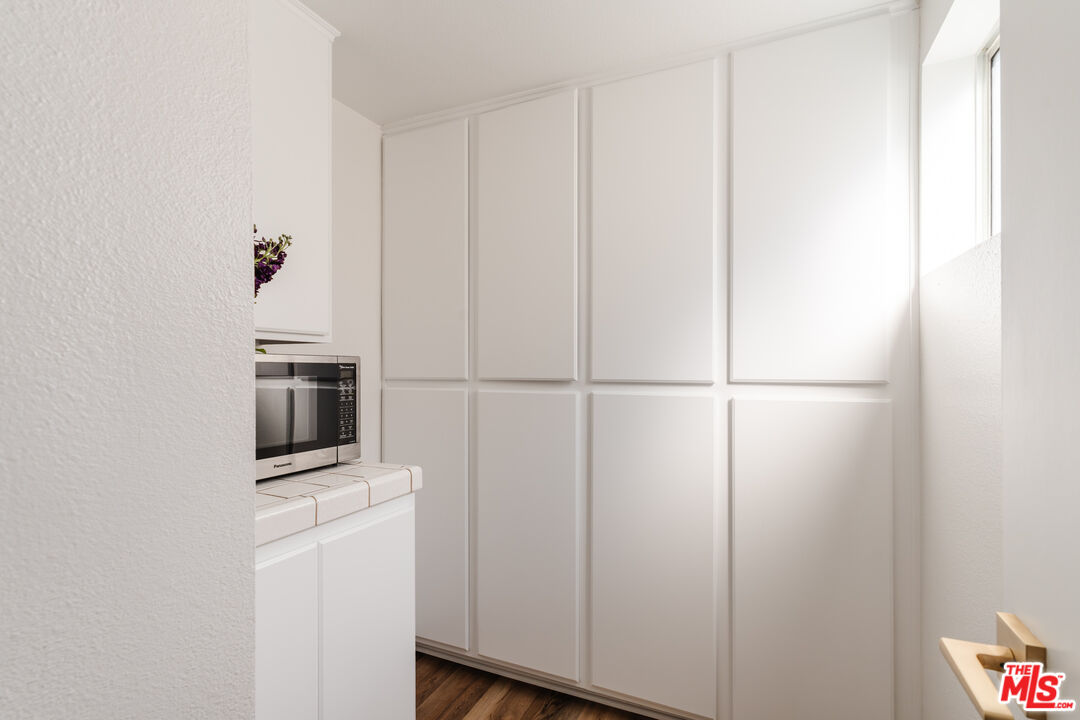 18348 Collins St Unit: C