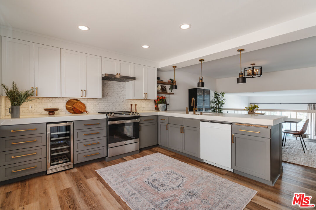 18348 Collins St Unit: C