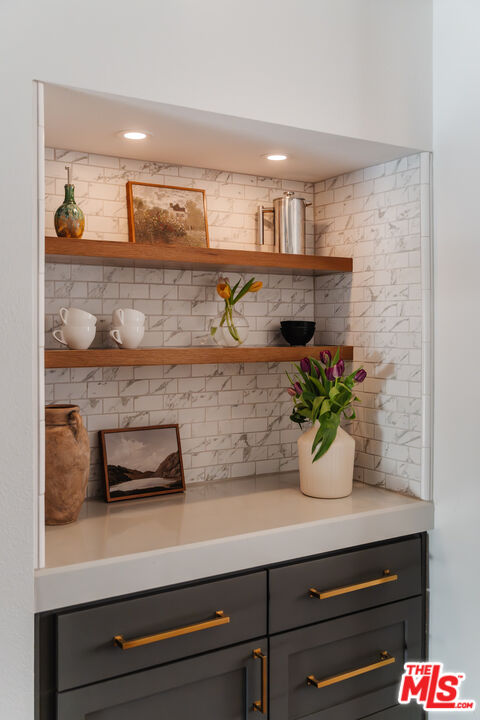 18348 Collins St Unit: C