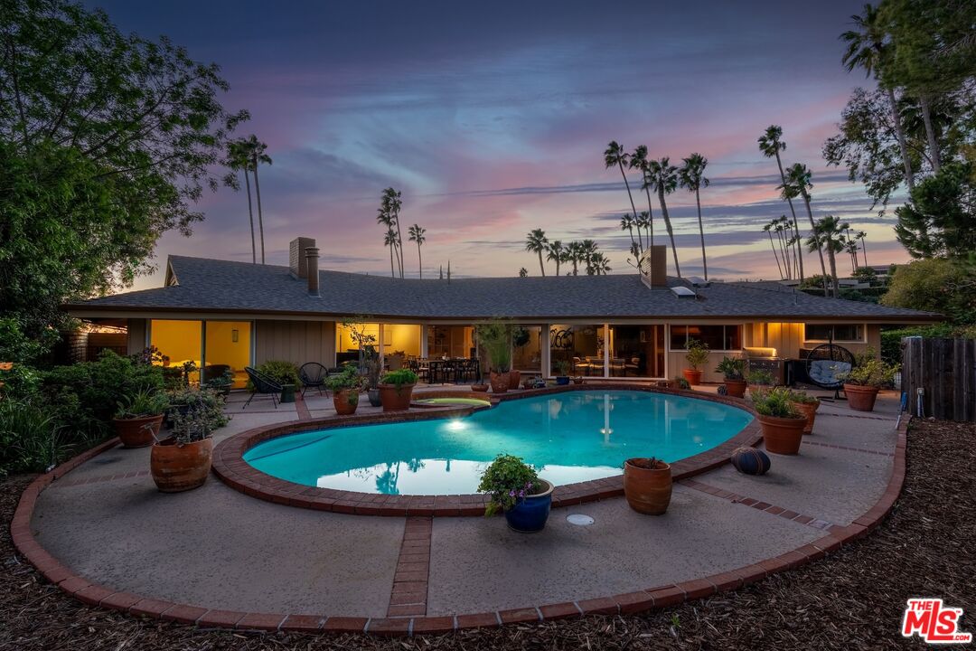2200 Jeffersonia Way