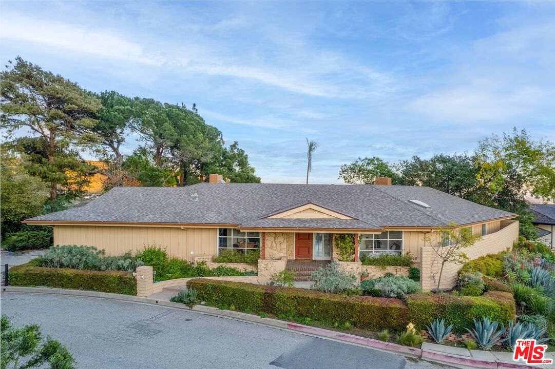 2200 Jeffersonia Way