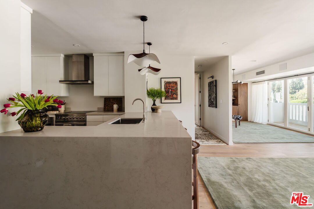 999 N Doheny Dr Unit: 1003