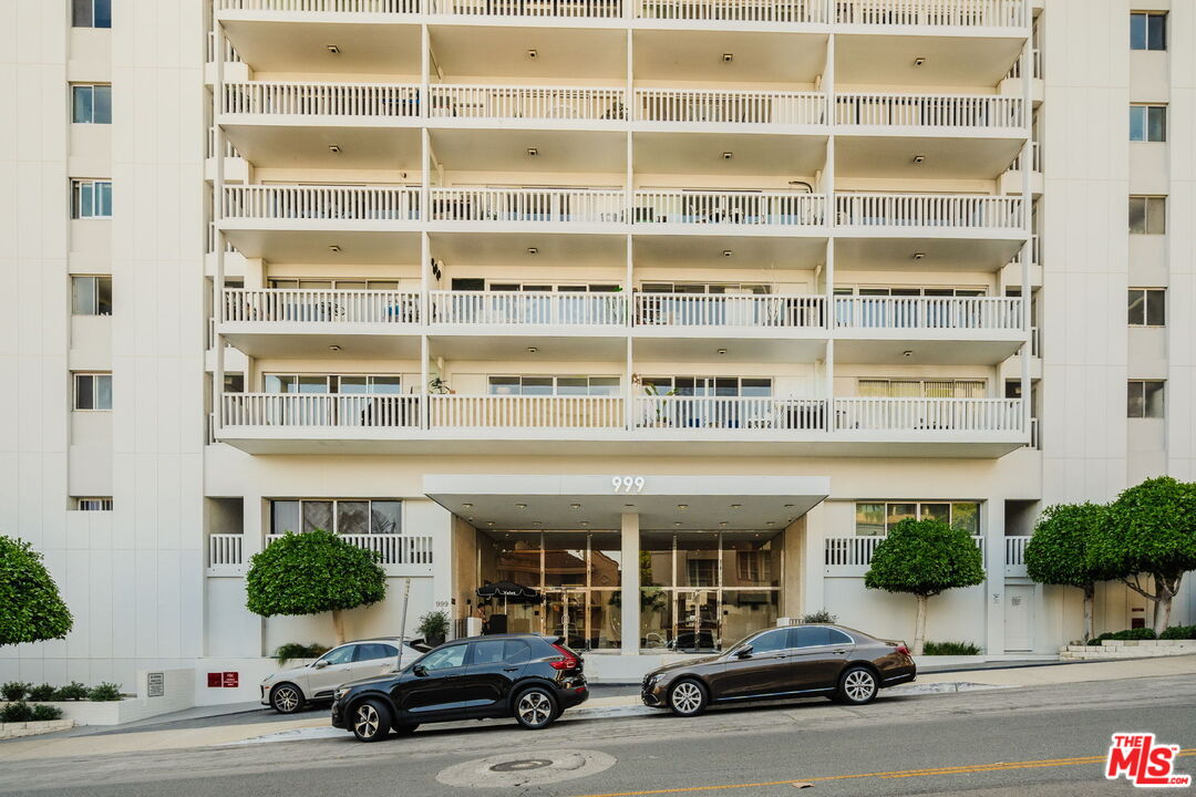 999 N Doheny Dr Unit: 1003