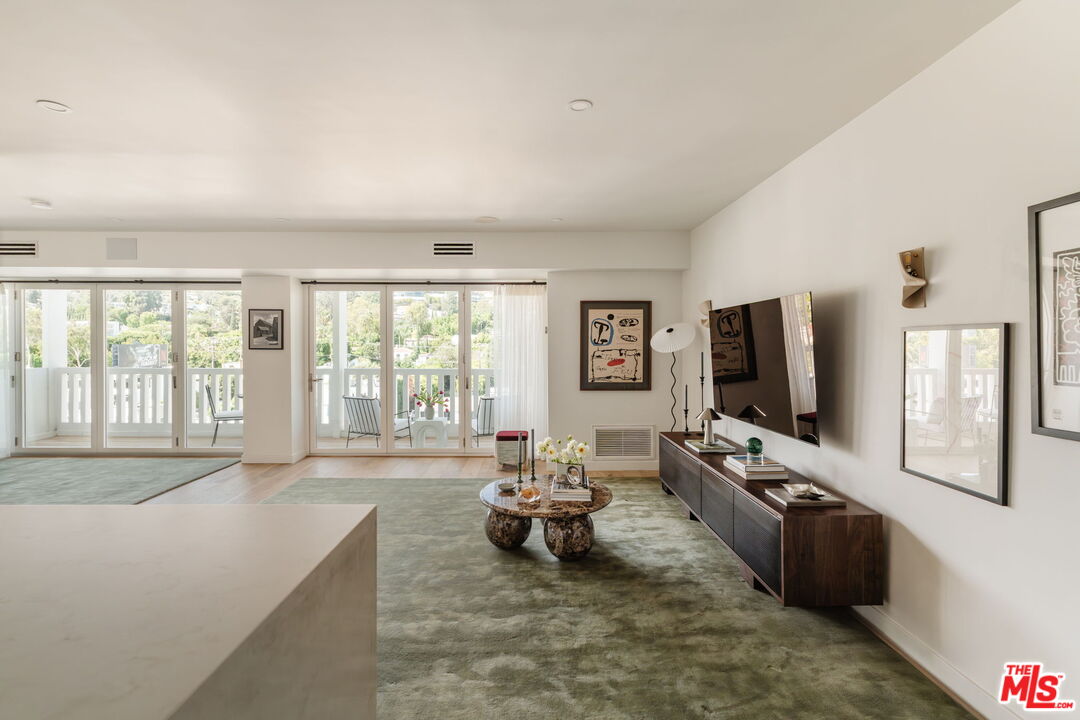 999 N Doheny Dr Unit: 1003