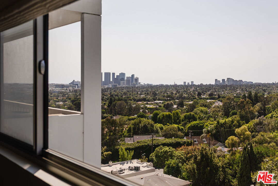 999 N Doheny Dr Unit: 1003