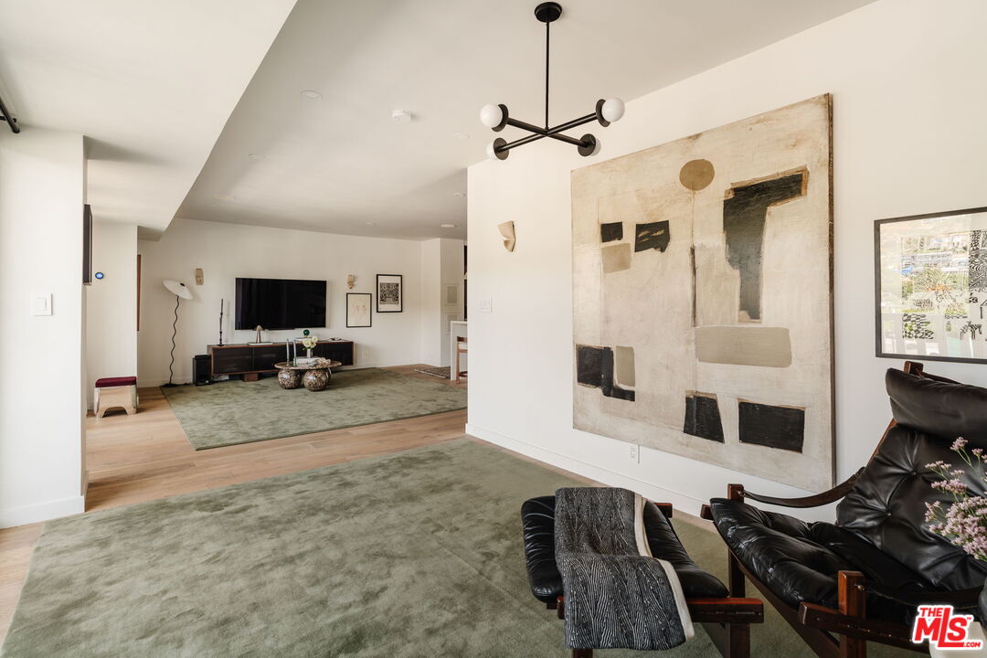 999 N Doheny Dr Unit: 1003