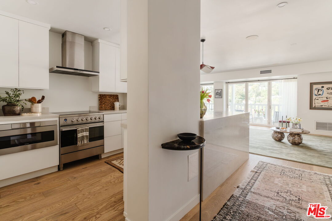 999 N Doheny Dr Unit: 1003