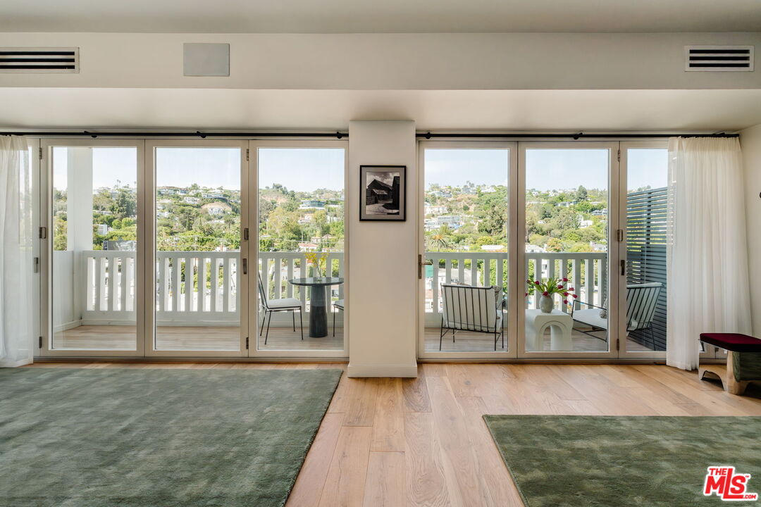 999 N Doheny Dr Unit: 1003