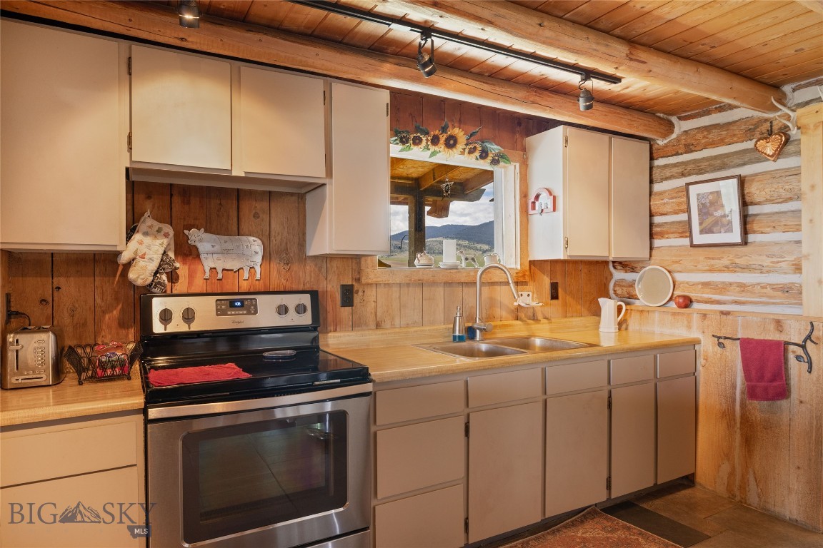 267 Hayfield Loop Trail