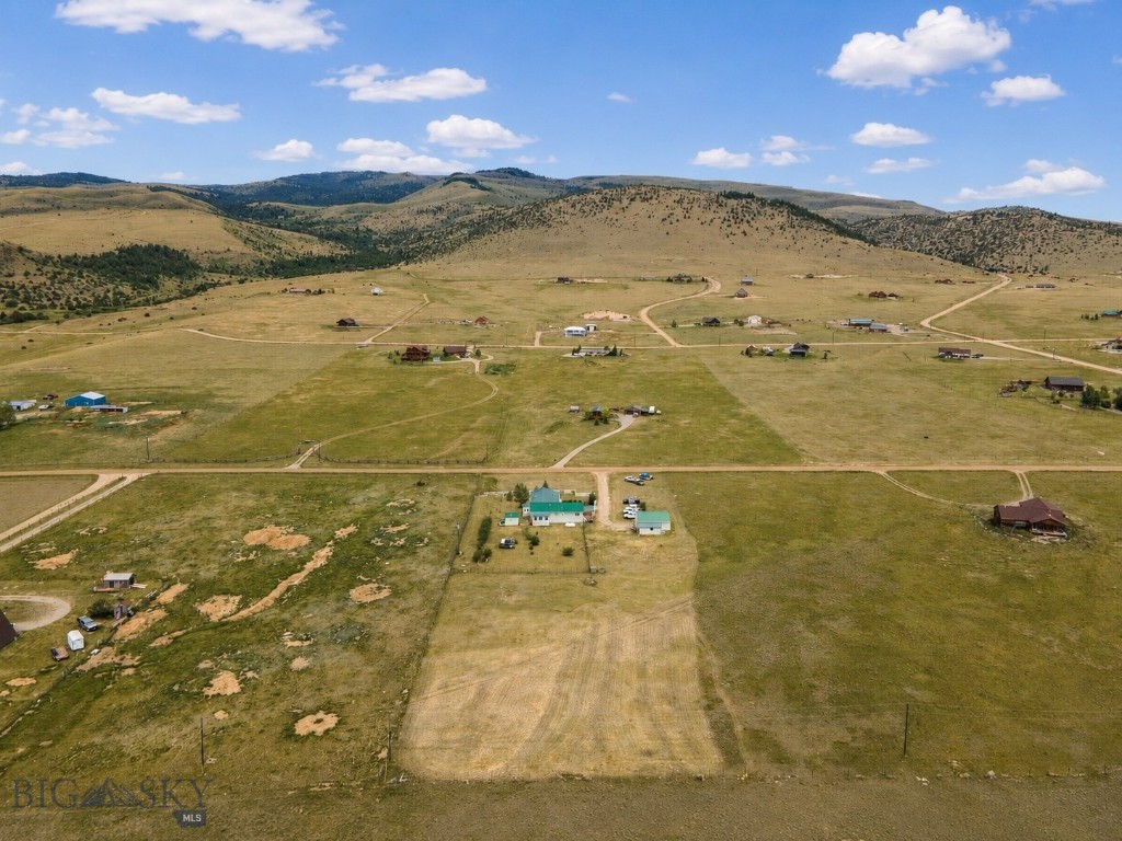 353 Shining Mountains Loop Road