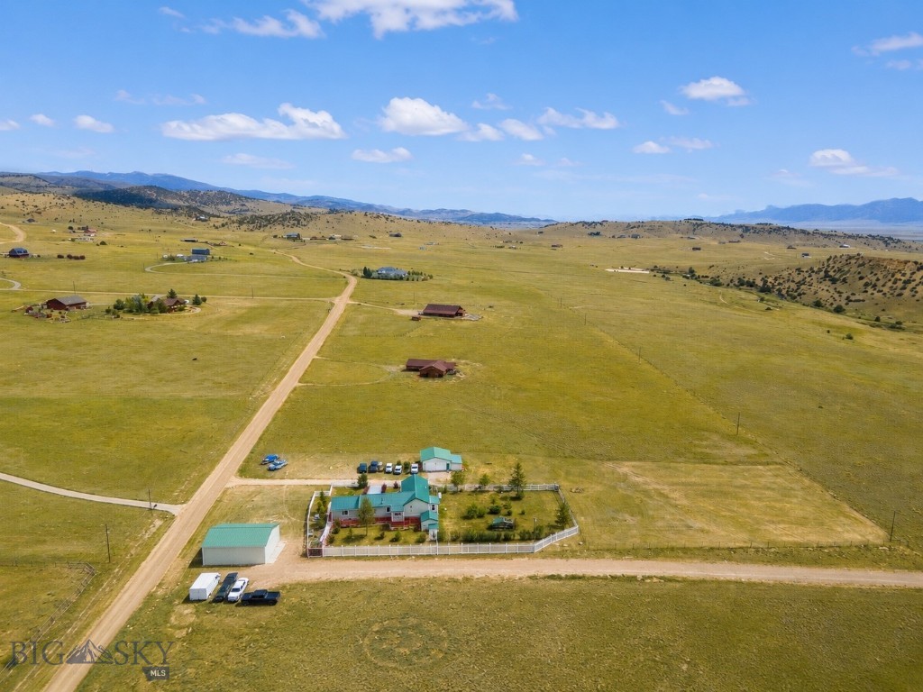 353 Shining Mountains Loop Road
