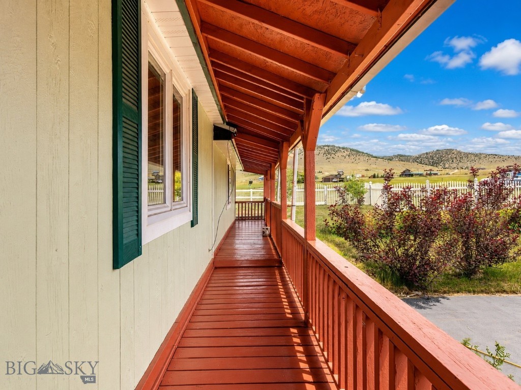353 Shining Mountains Loop Road