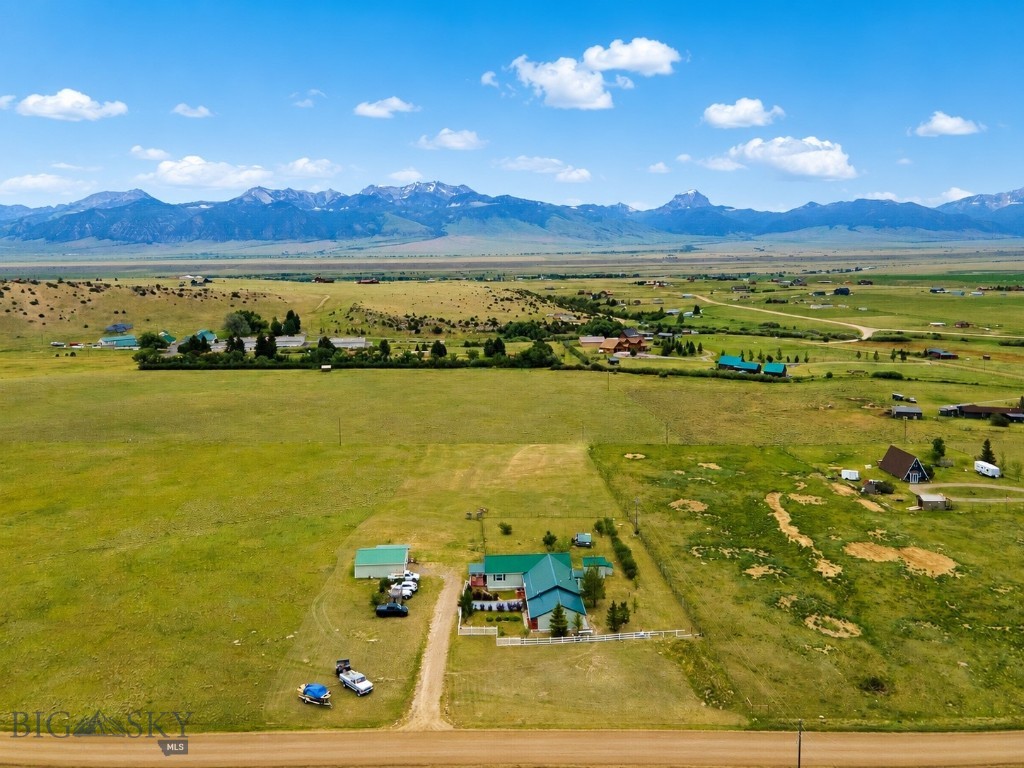 353 Shining Mountains Loop Road