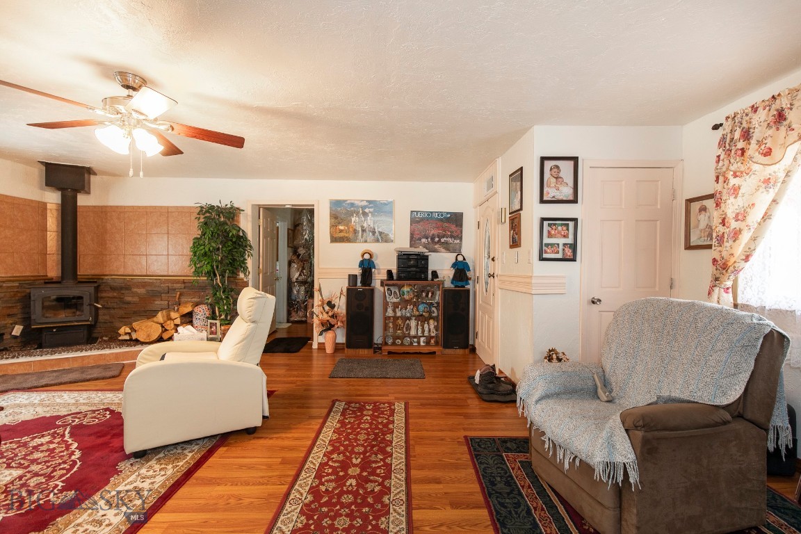 353 Shining Mountains Loop Road