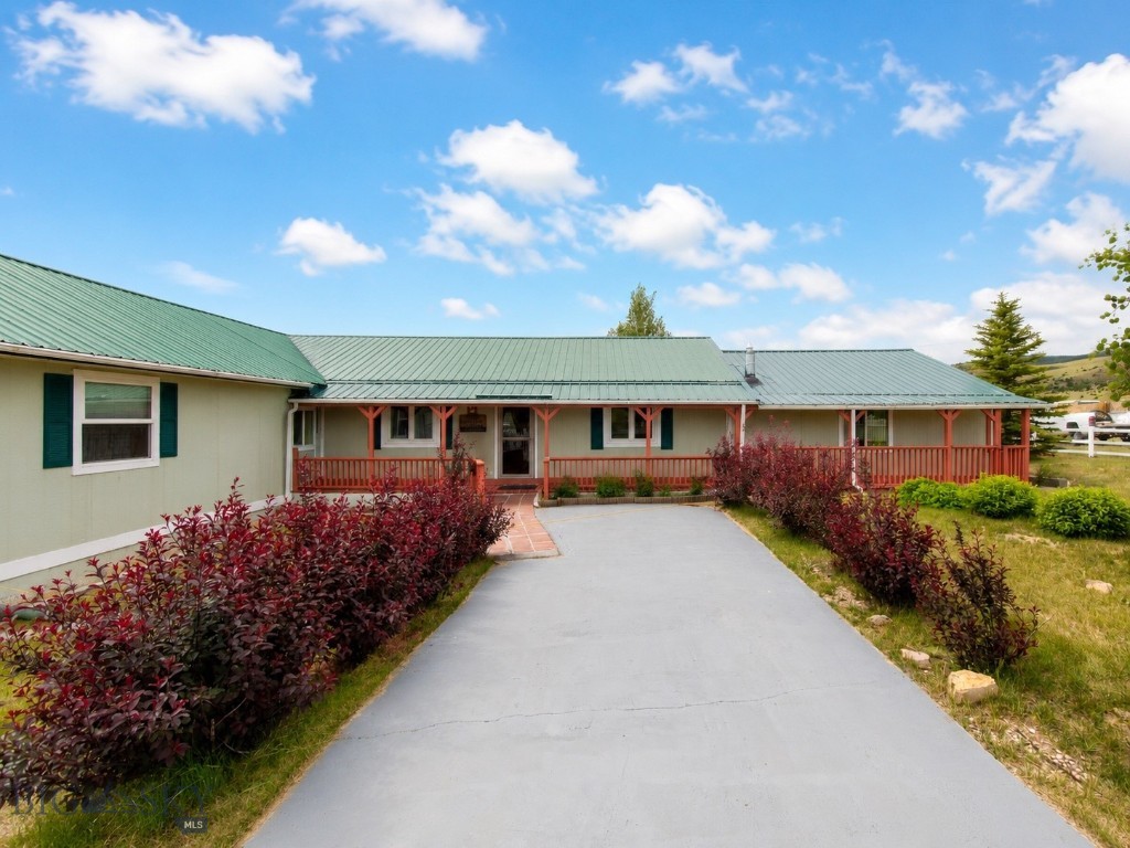 353 Shining Mountains Loop Road
