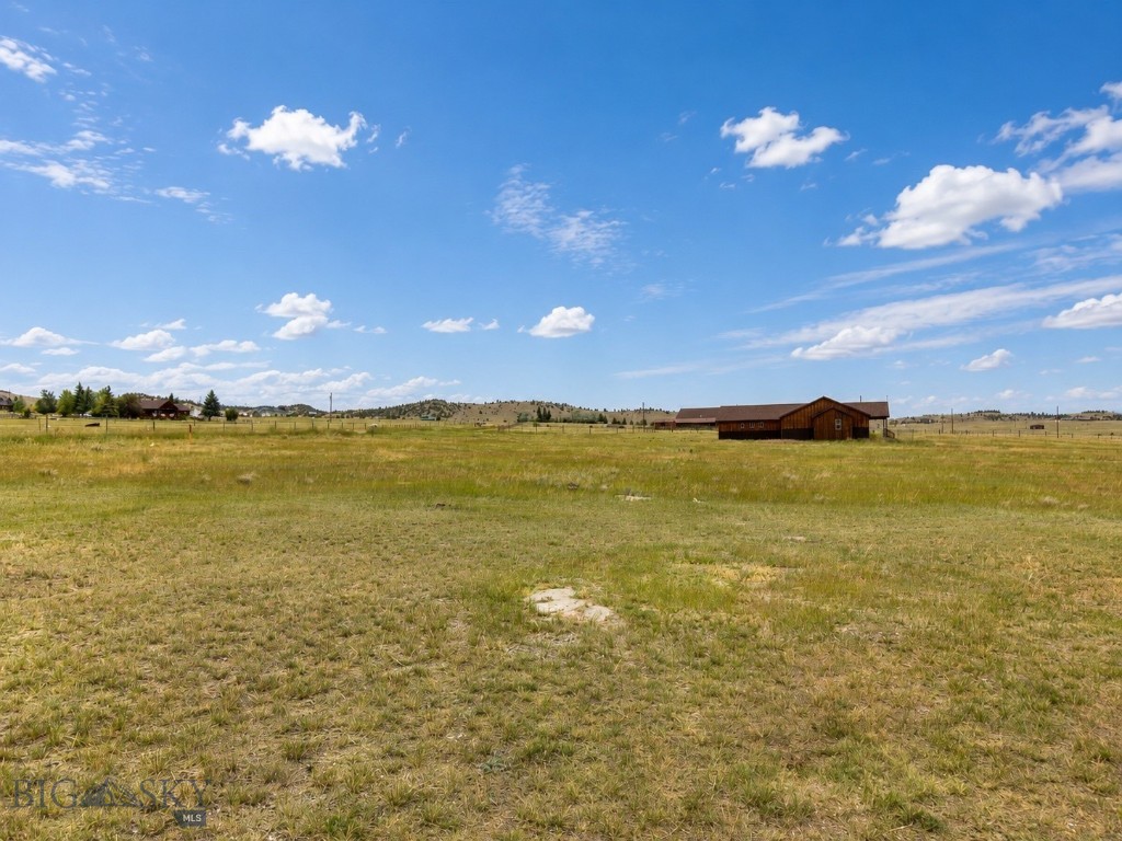 353 Shining Mountains Loop Road