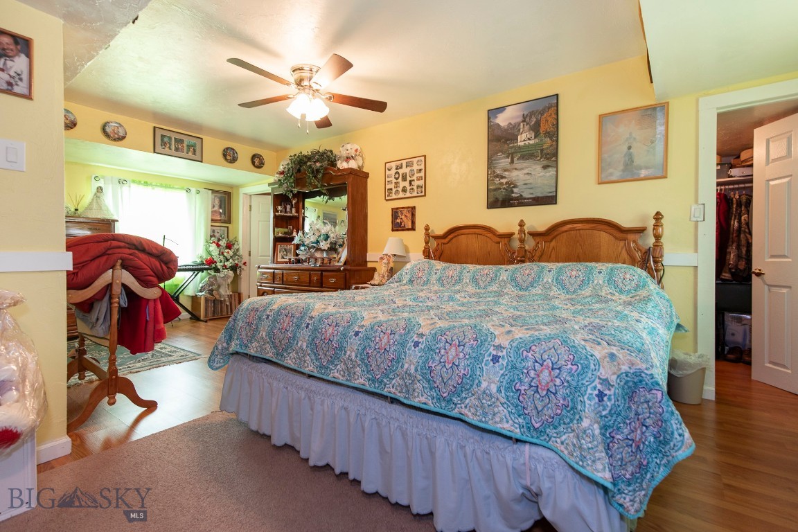 353 Shining Mountains Loop Road