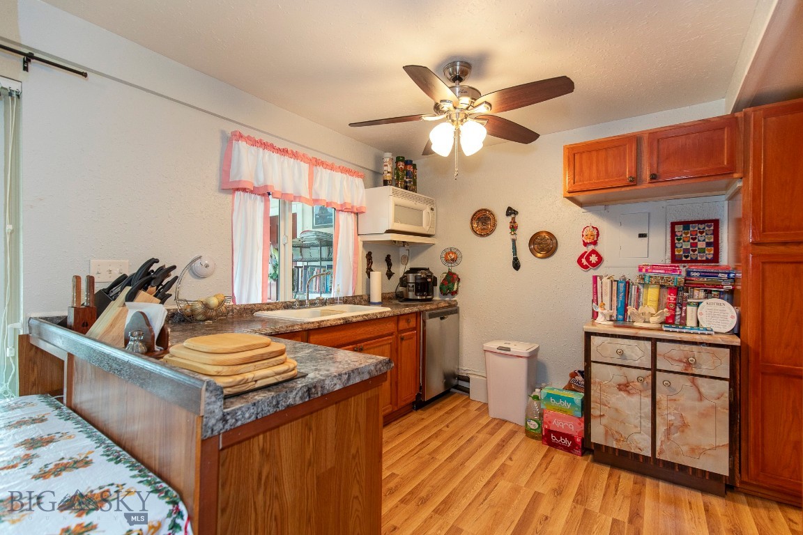 353 Shining Mountains Loop Road