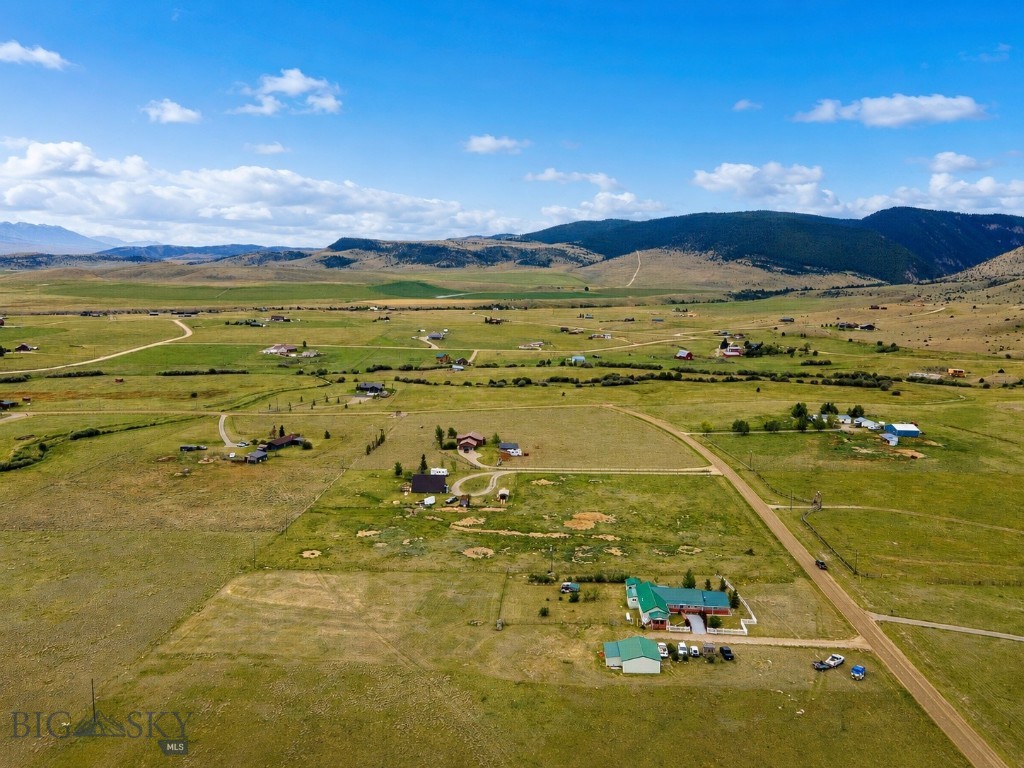 353 Shining Mountains Loop Road