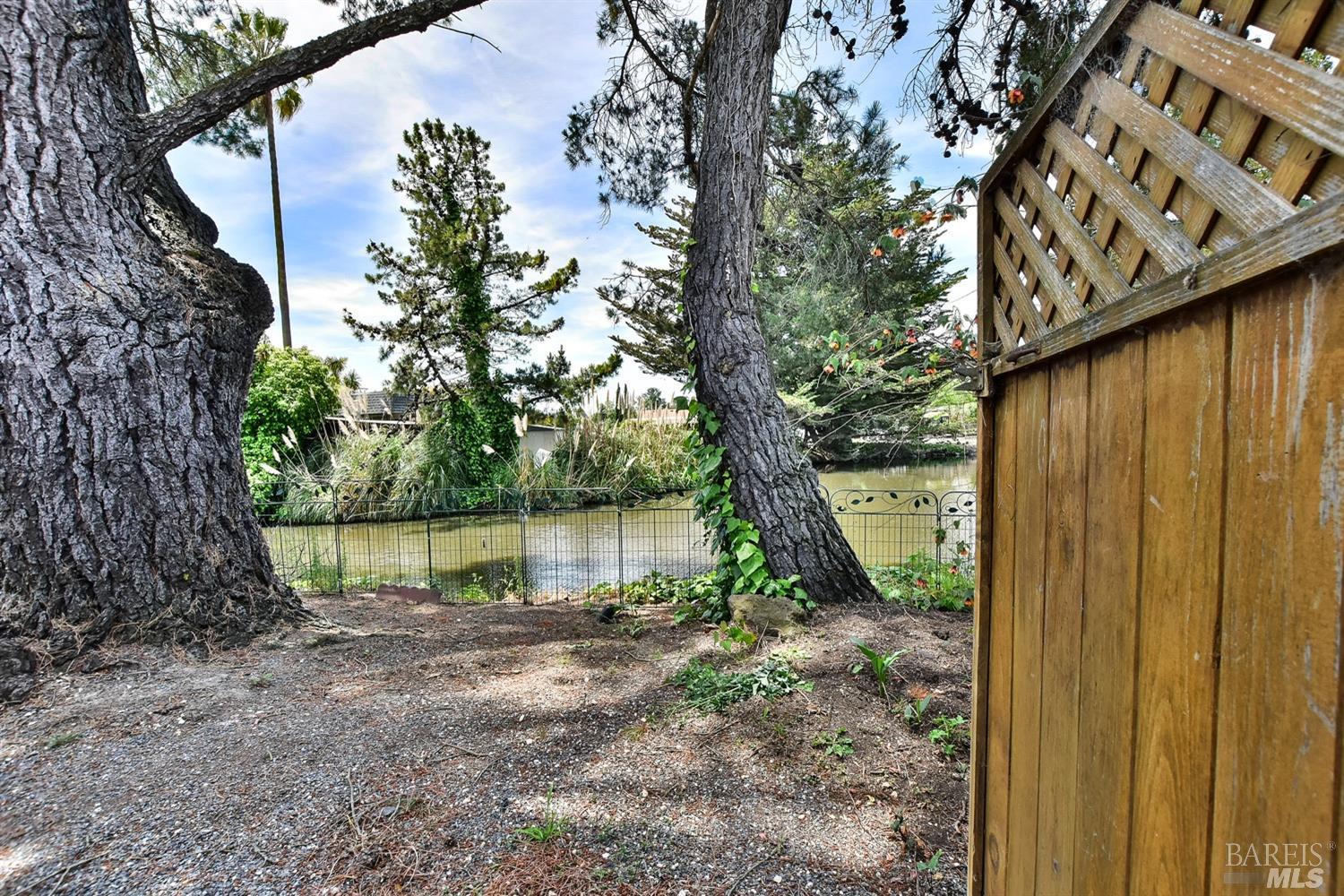 300 Stony Point Road Unit: 218