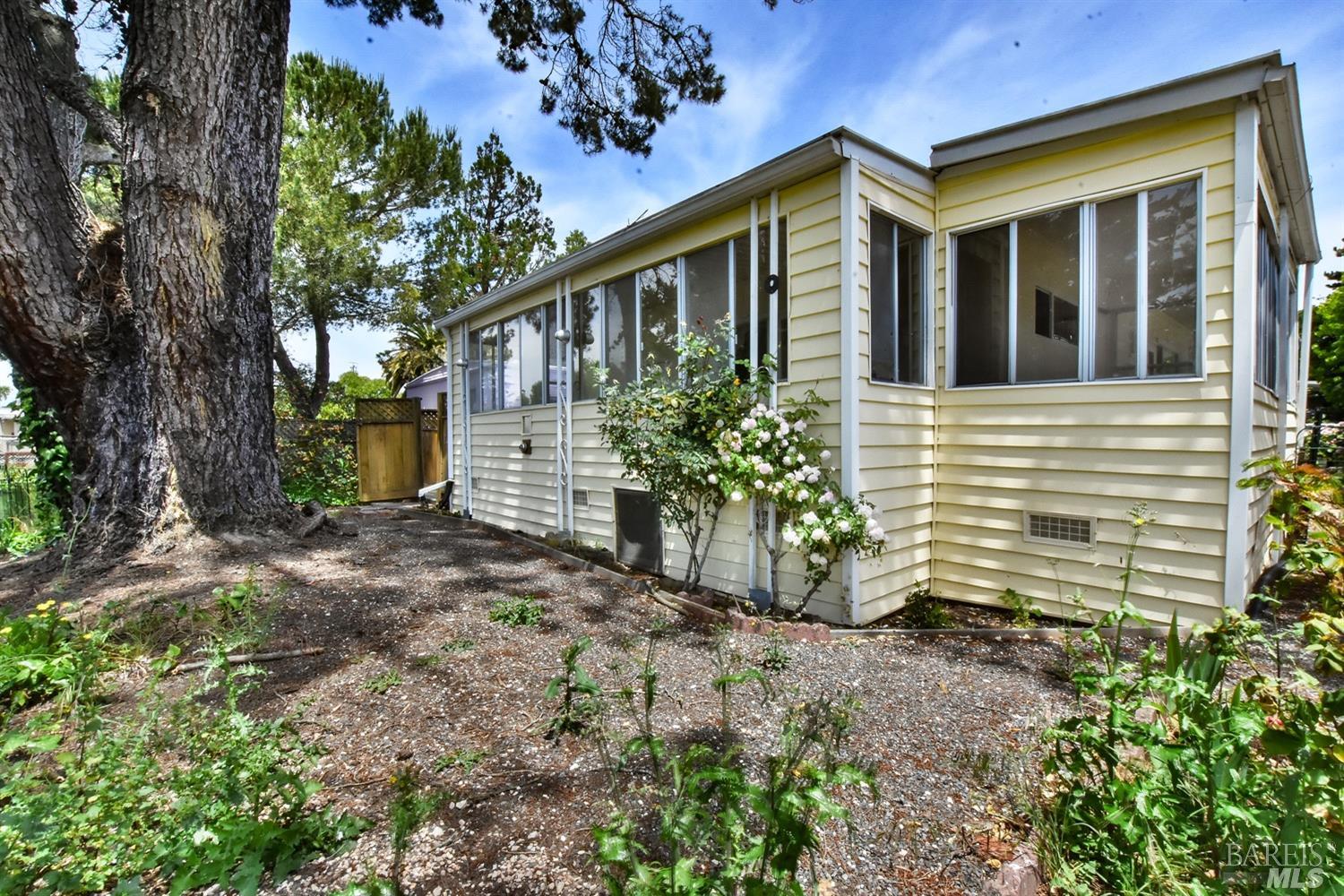 300 Stony Point Road Unit: 218